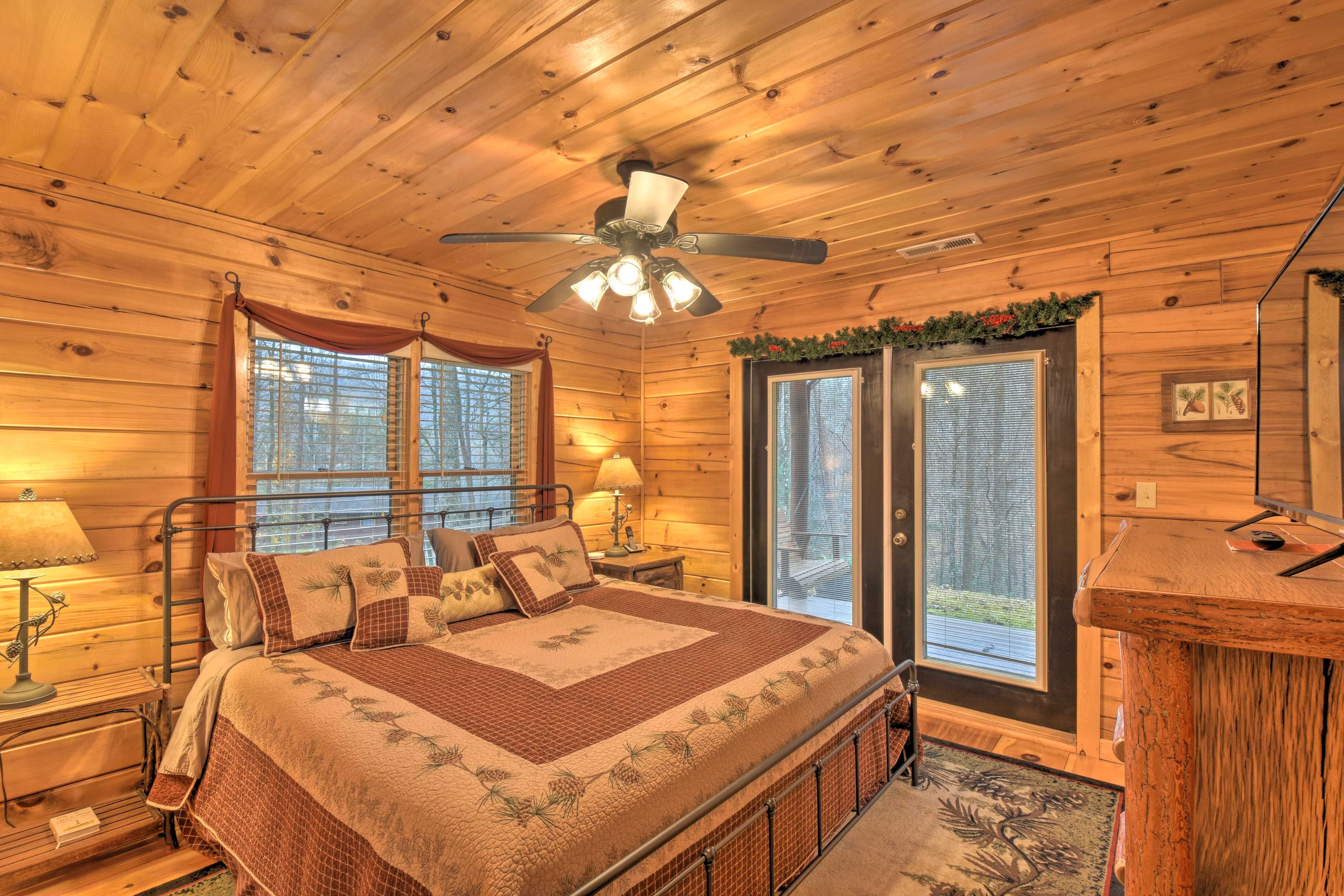 Bedroom 1 | King Bed