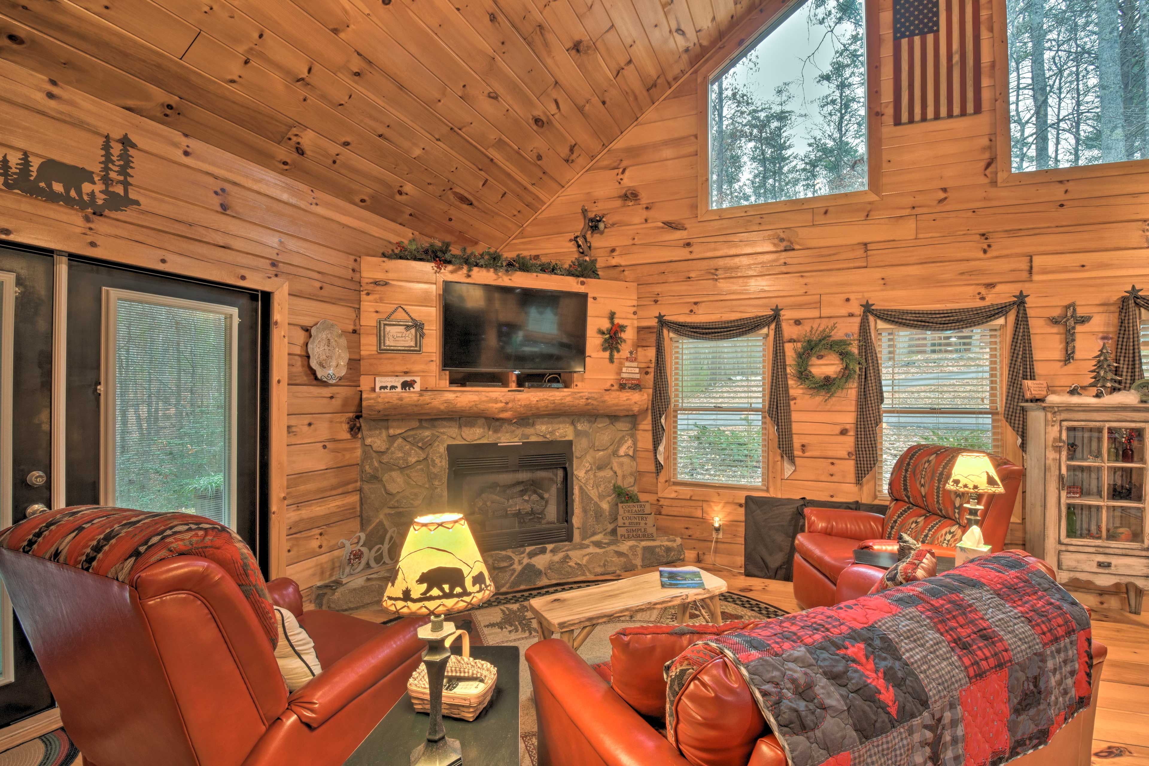 Living Room | Fireplace | Smart TV