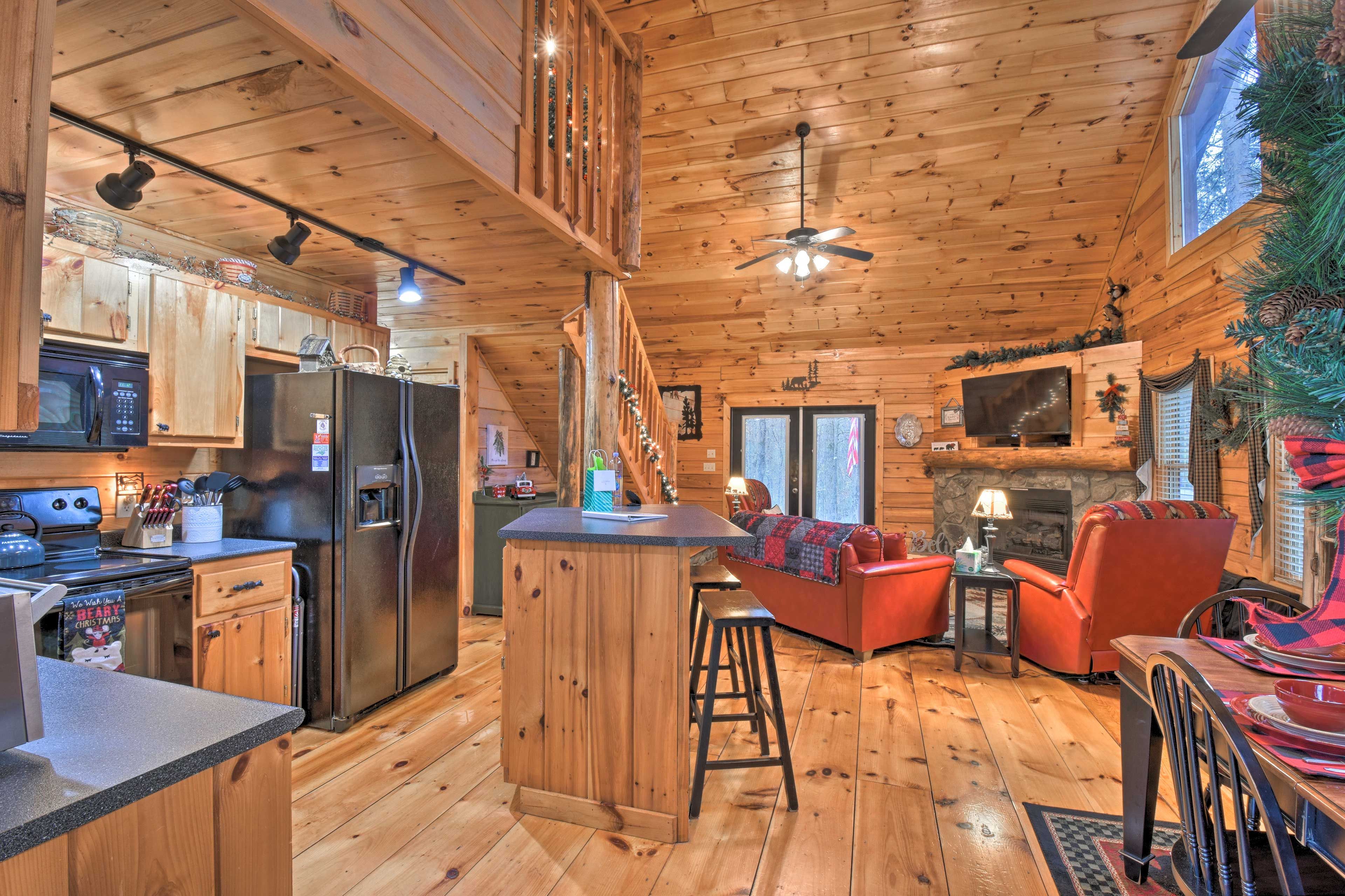 Kitchen | Coffee Maker | Breakfast Bar w/ Seating