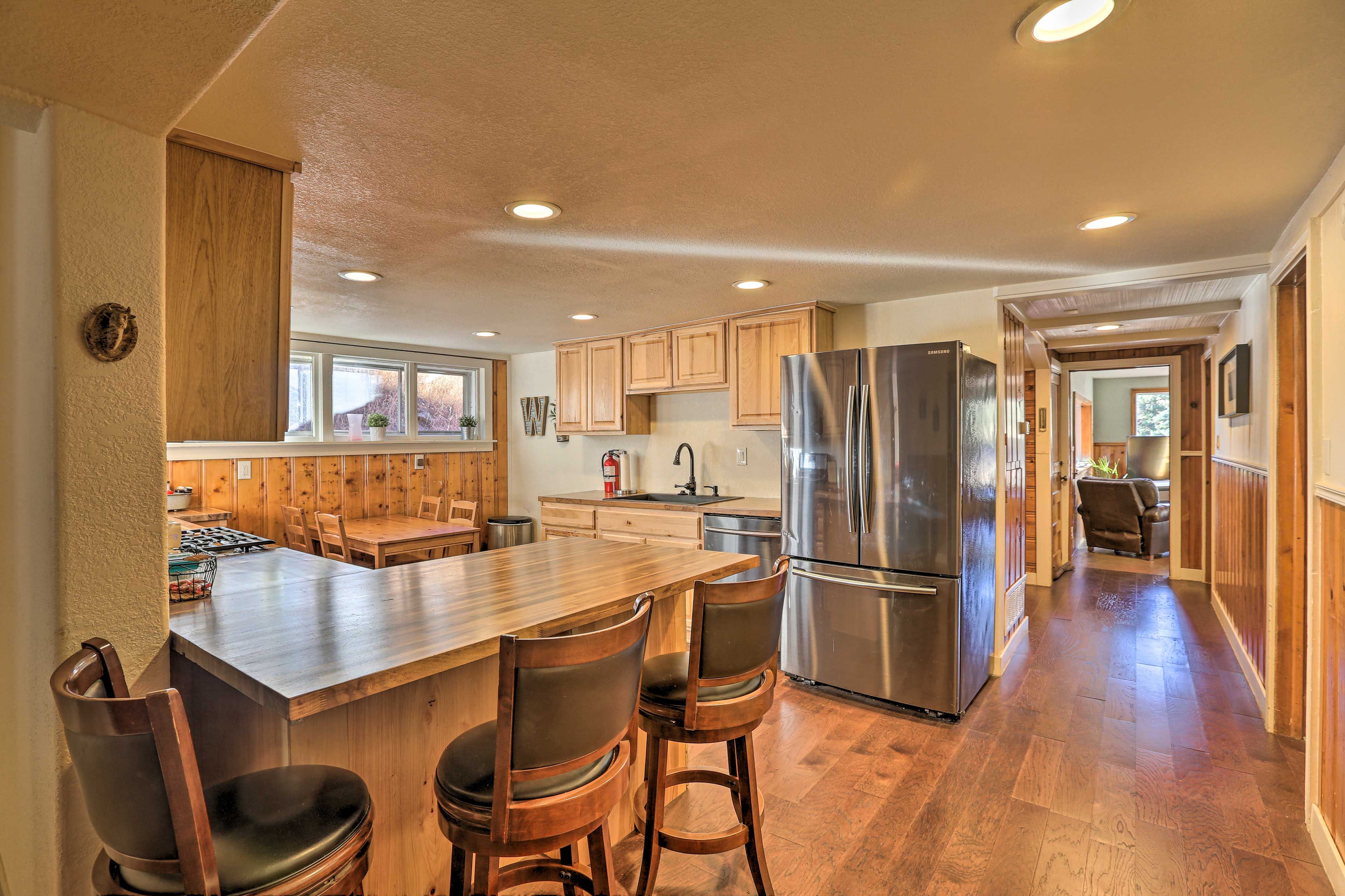 Kitchen | Dishware/Flatware