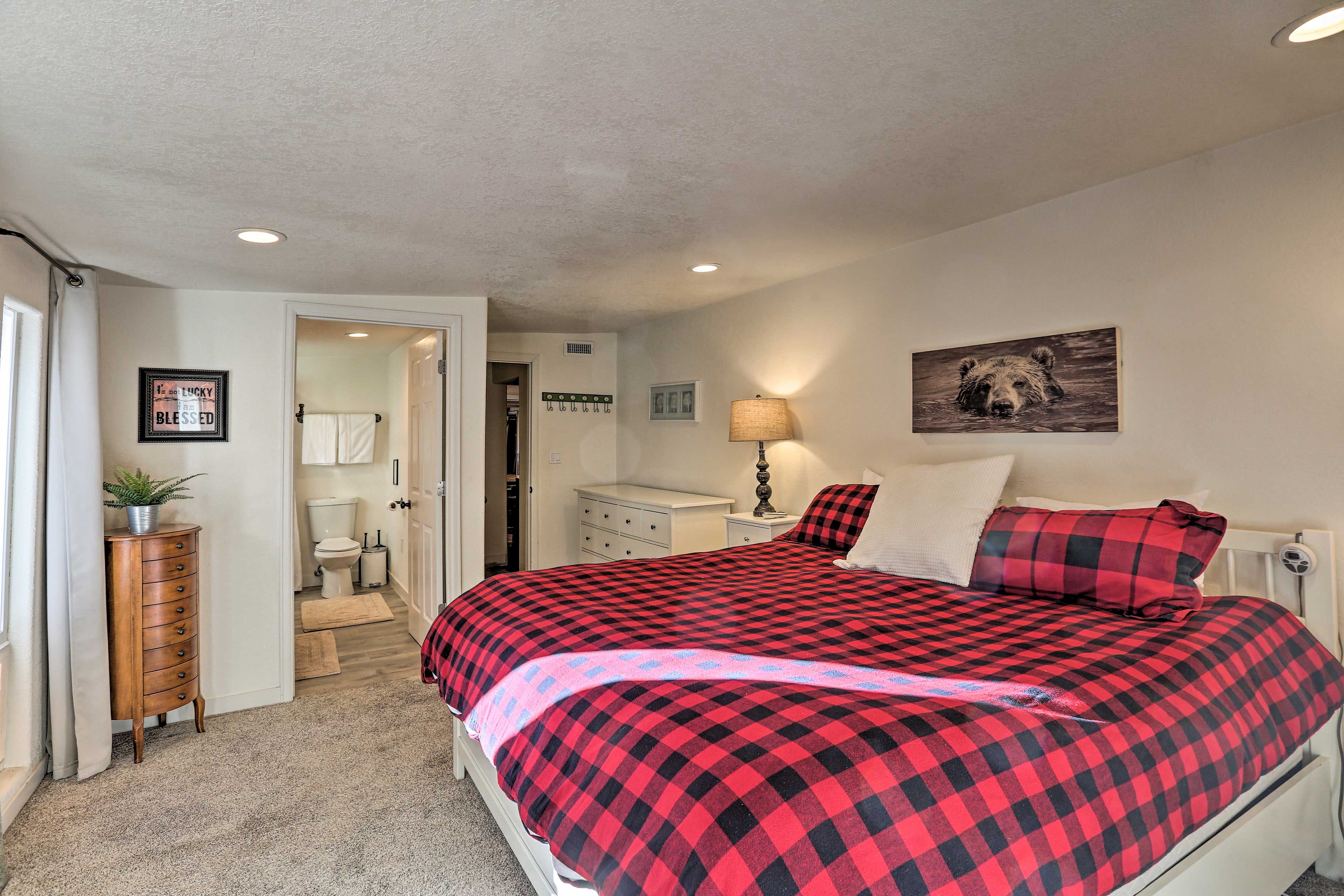 Bedroom 1 | Linens Provided