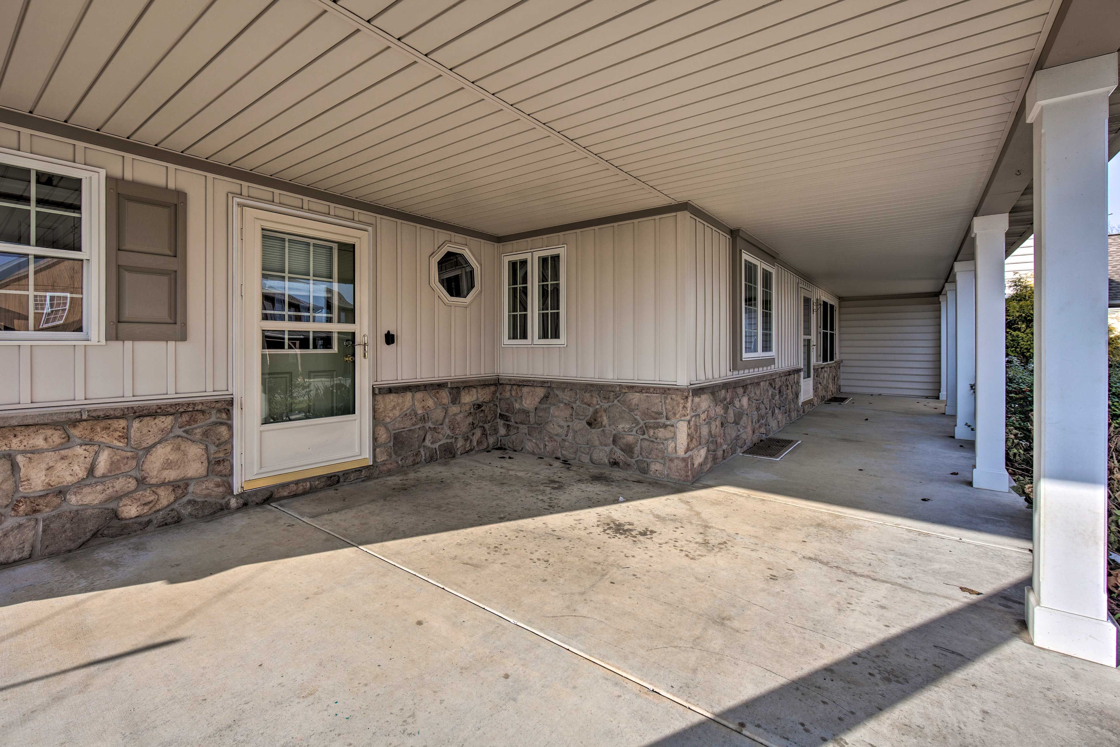 Front Entrance | Covered Porch
