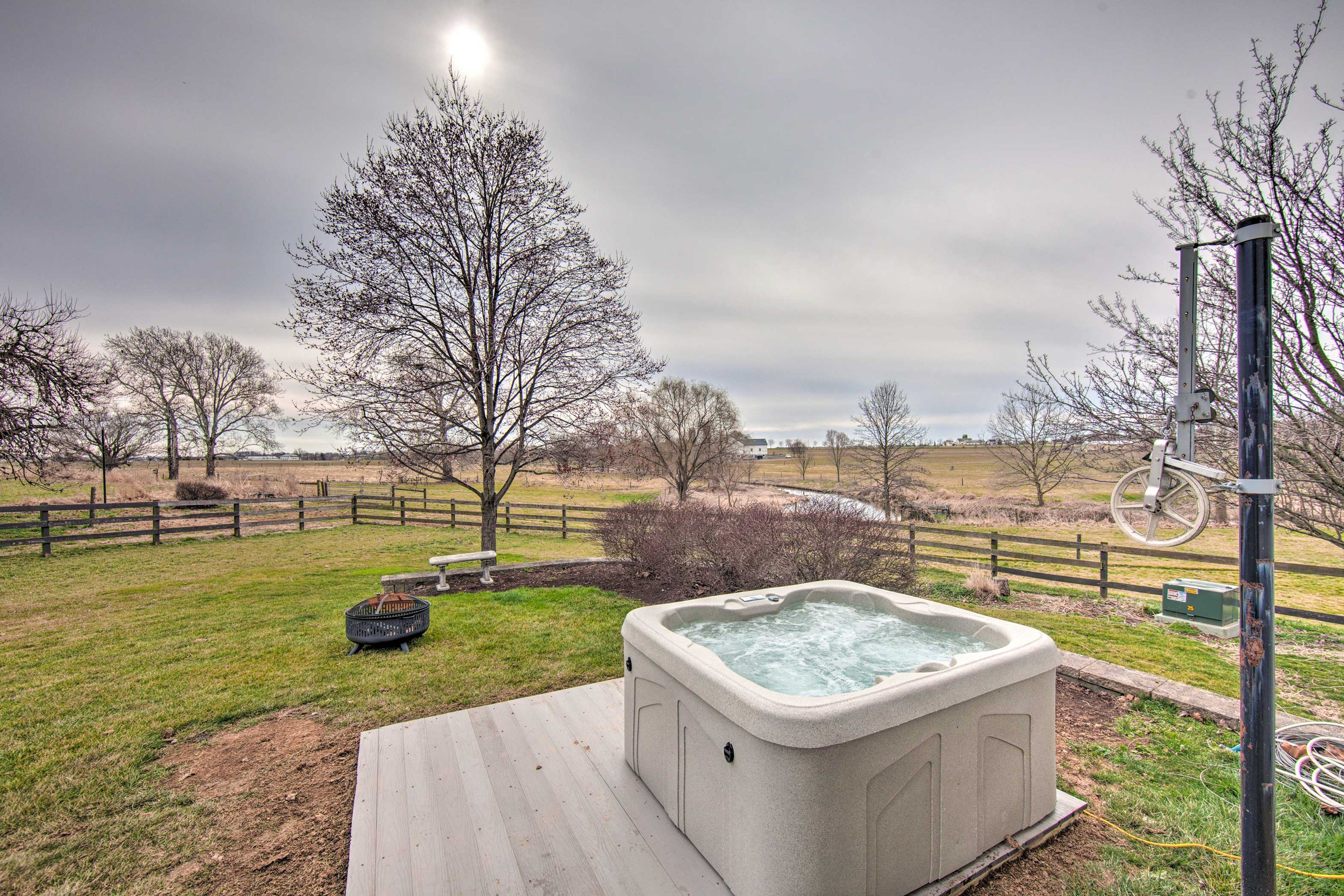 Private Hot Tub | Fire Pit | Duplex Unit