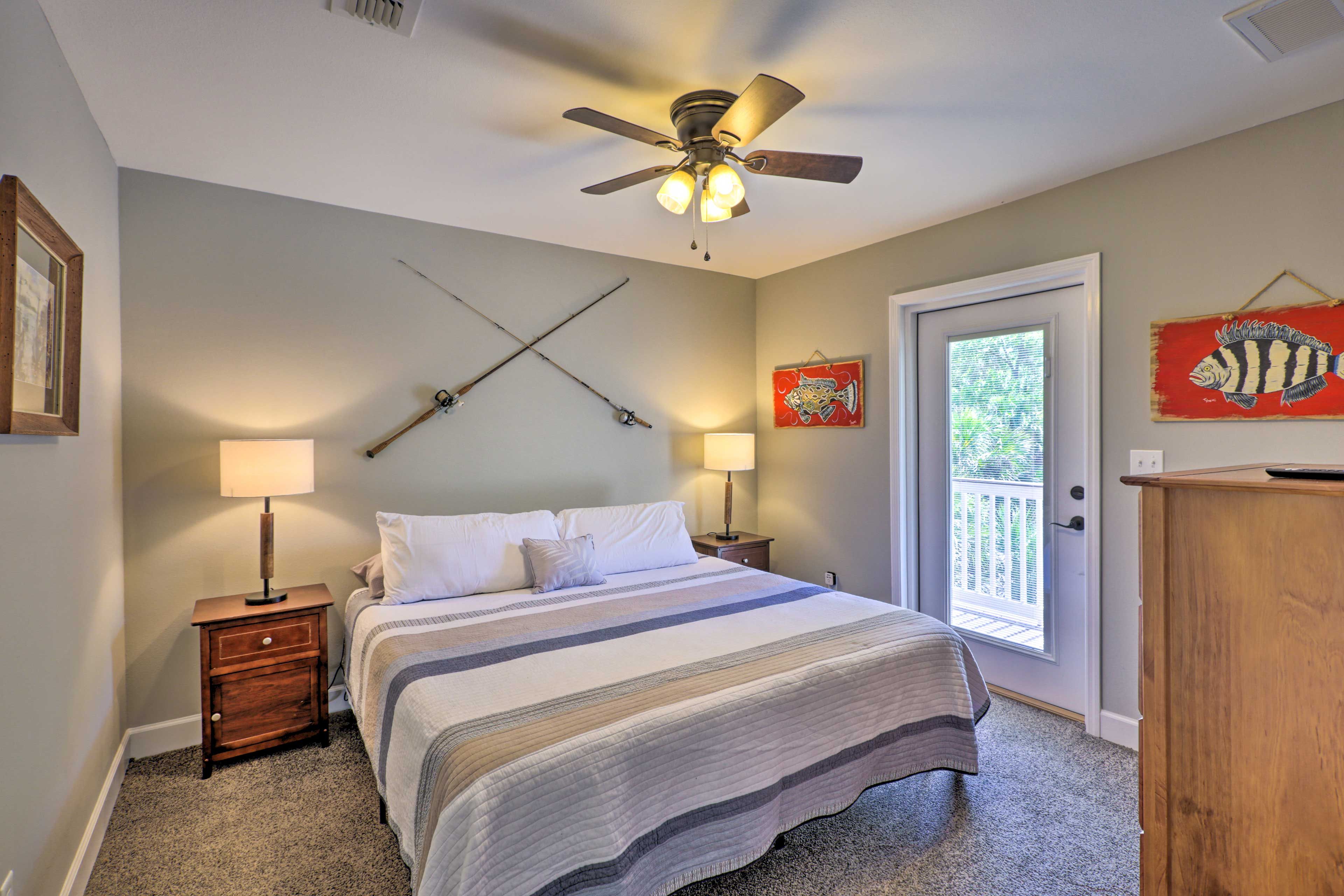 Bedroom 2 | King Bed | Smart TV w/ Cable