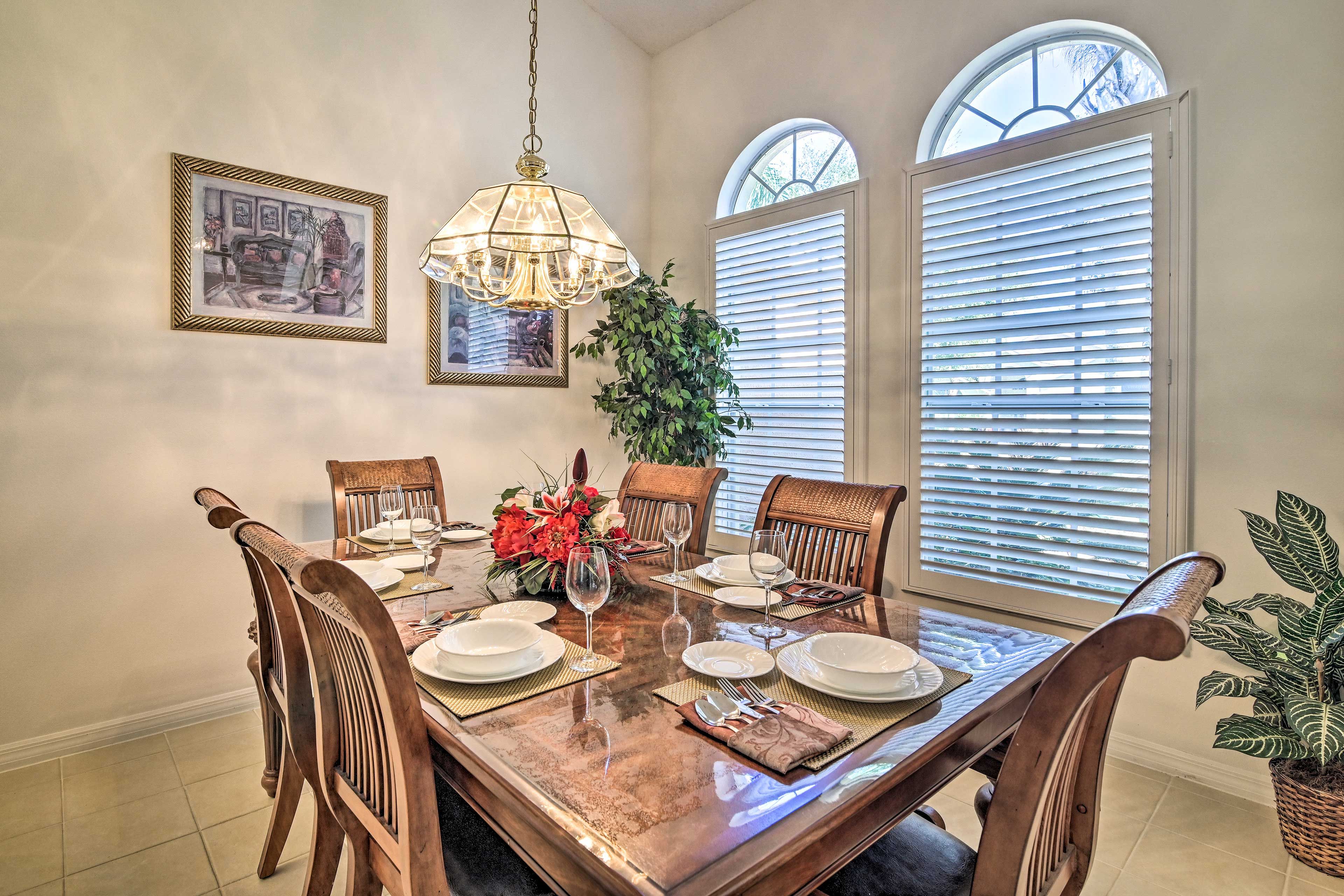 Dining Room | Dishware/Flatware Provided