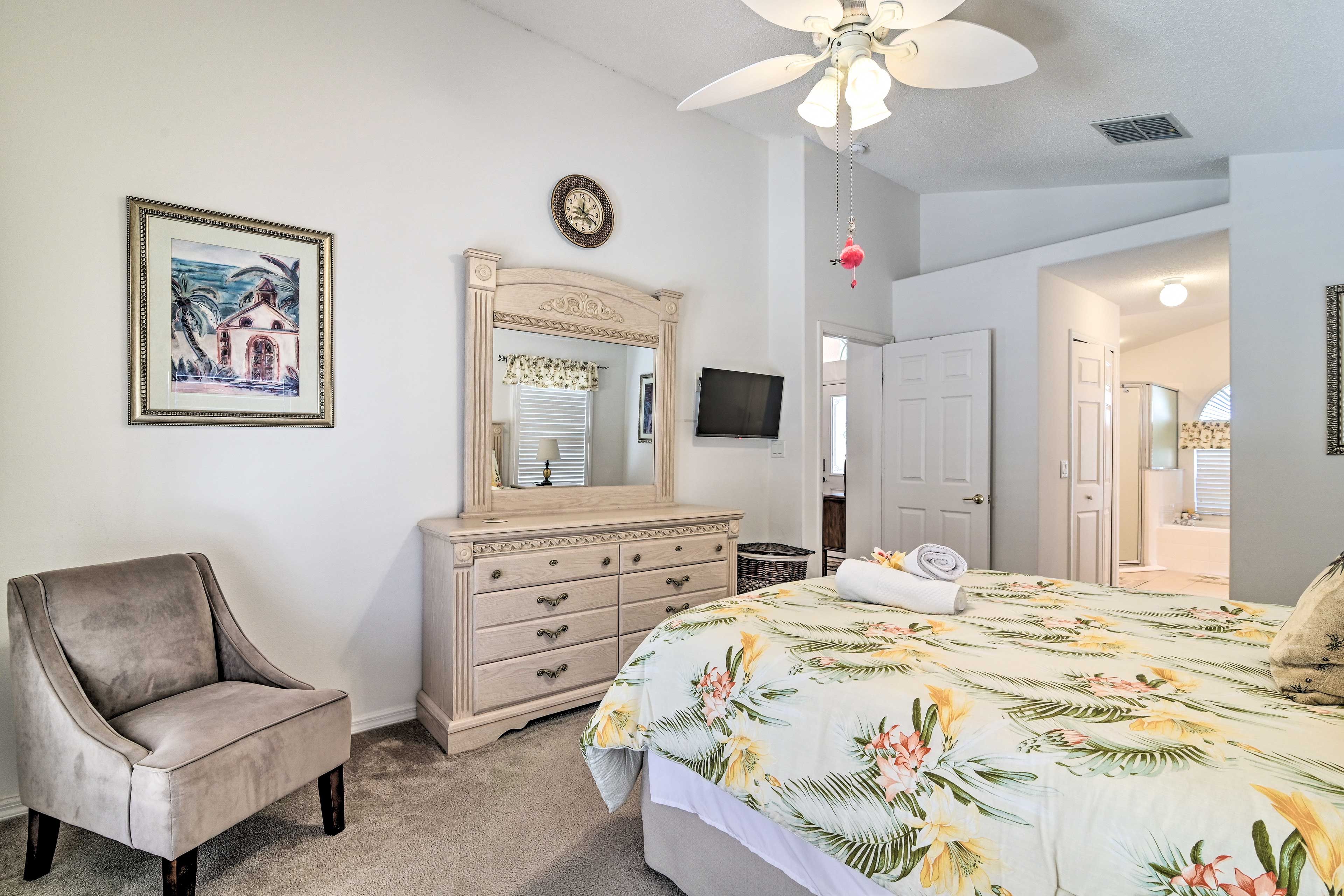 Bedroom 1 | Linens Provided