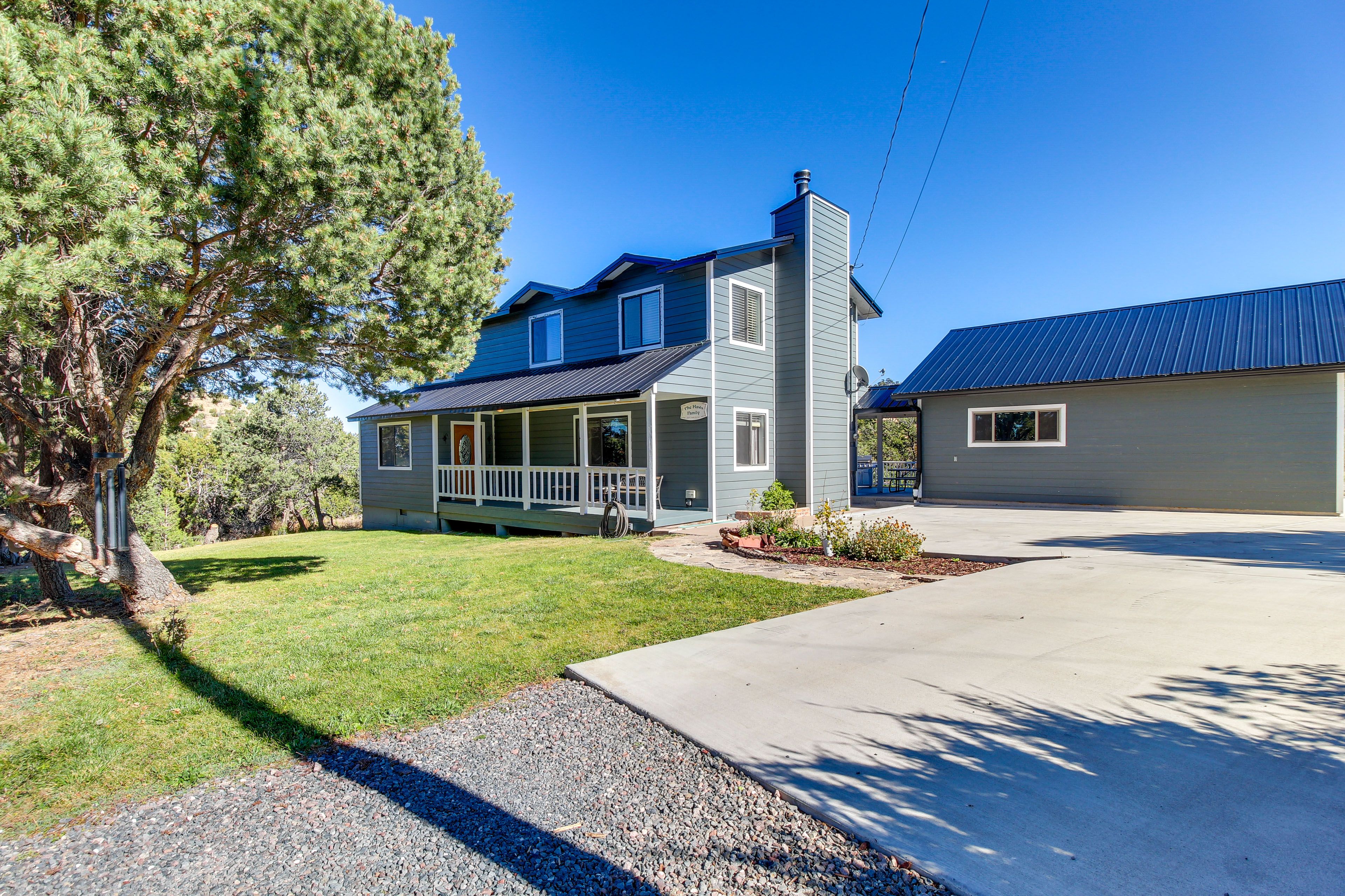 Eagar Vacation Rental | 4BR | 3BA | 2,018 Sq Ft | Stairs Required