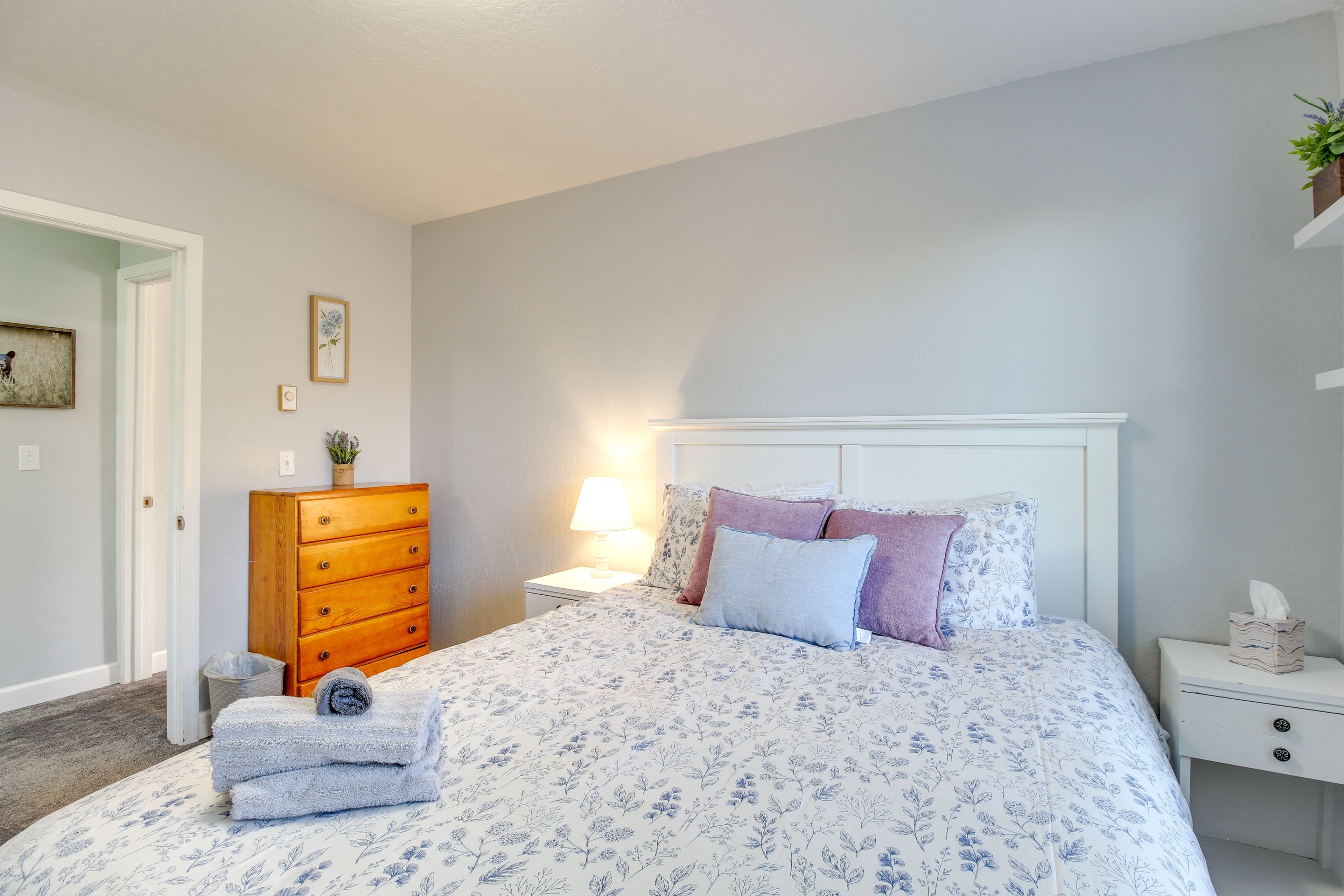 Bedroom 3 | Queen Bed