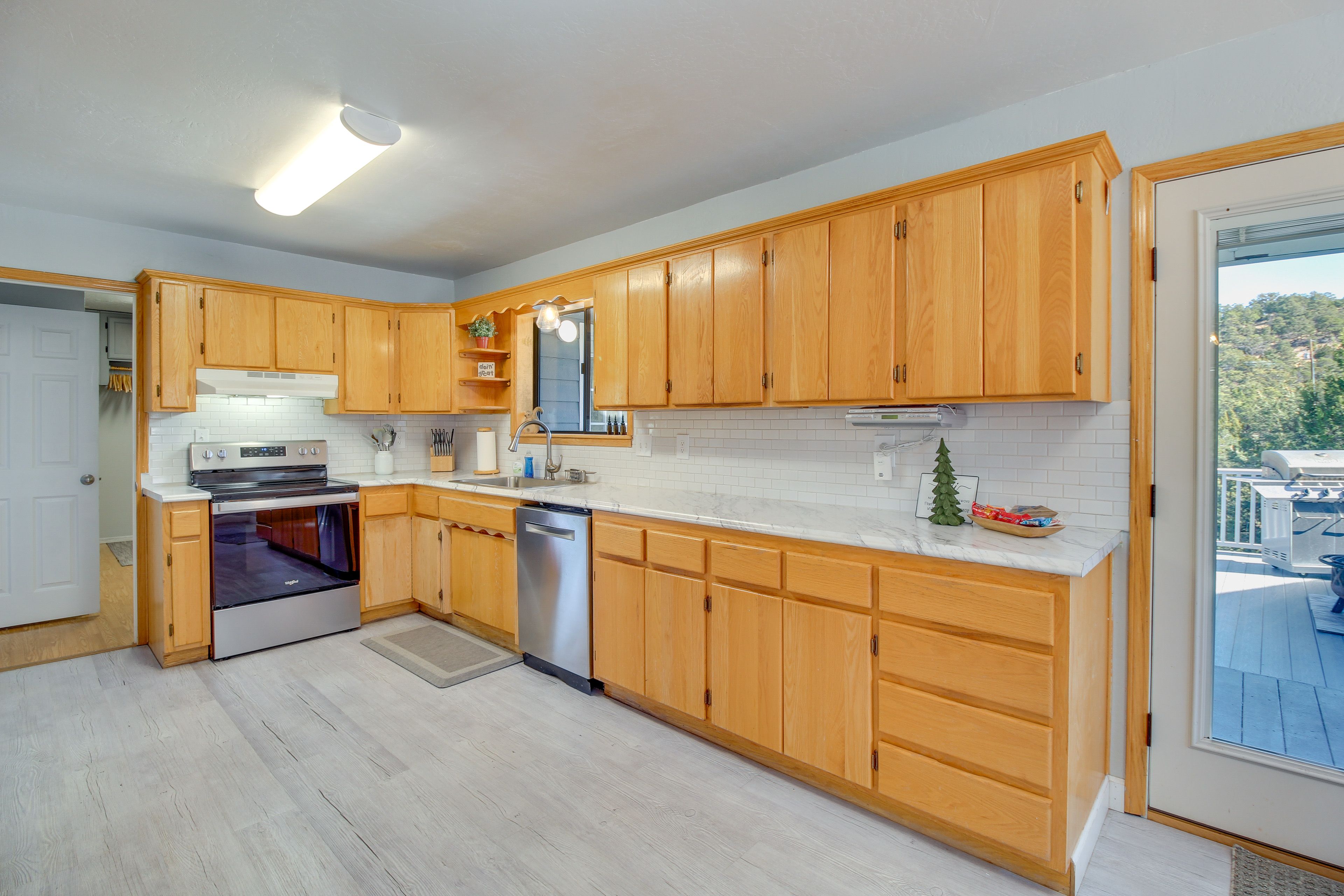 Kitchen | Coffee Maker | Toaster | Crockpot