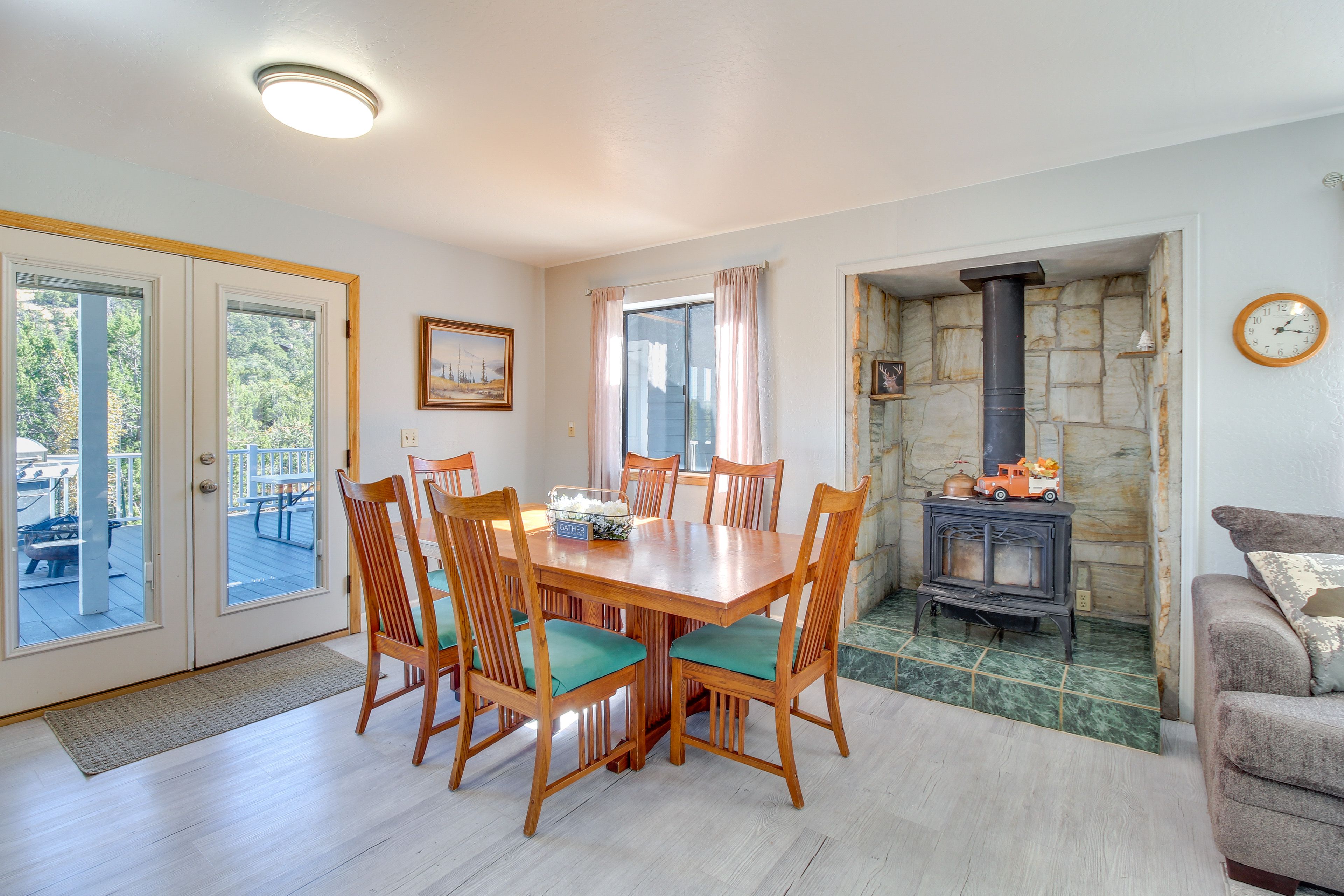 Dining Area | Dishware & Flatware