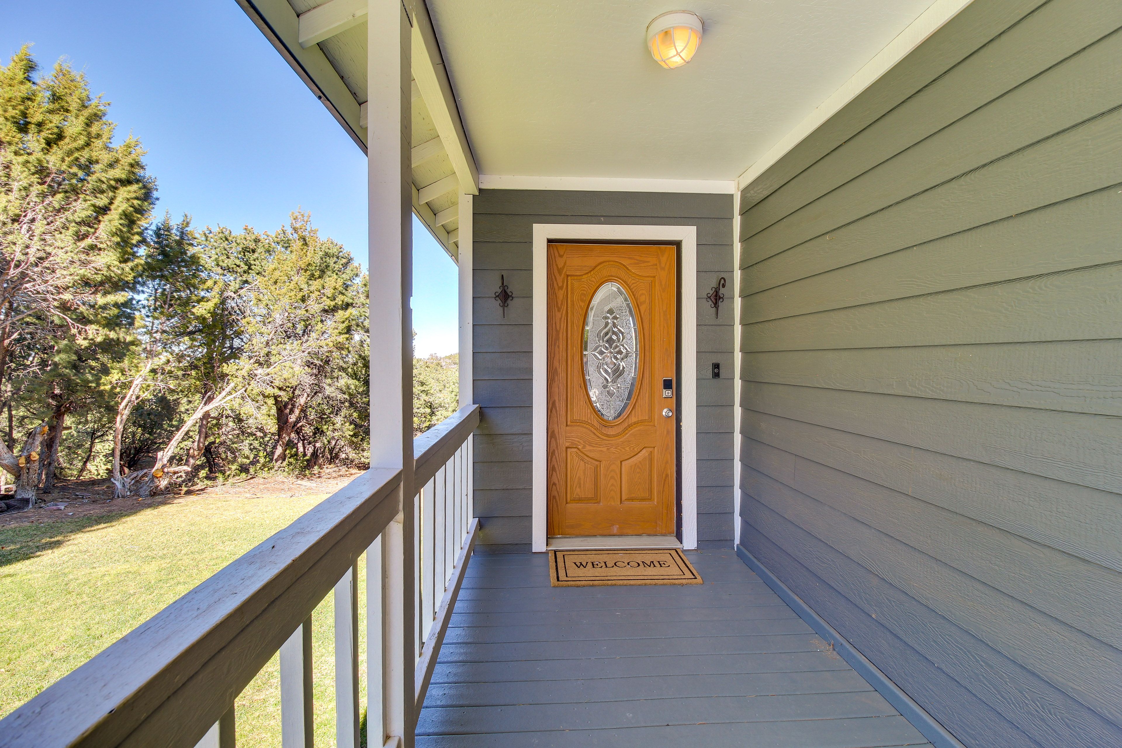 Covered Porch w/ Seating