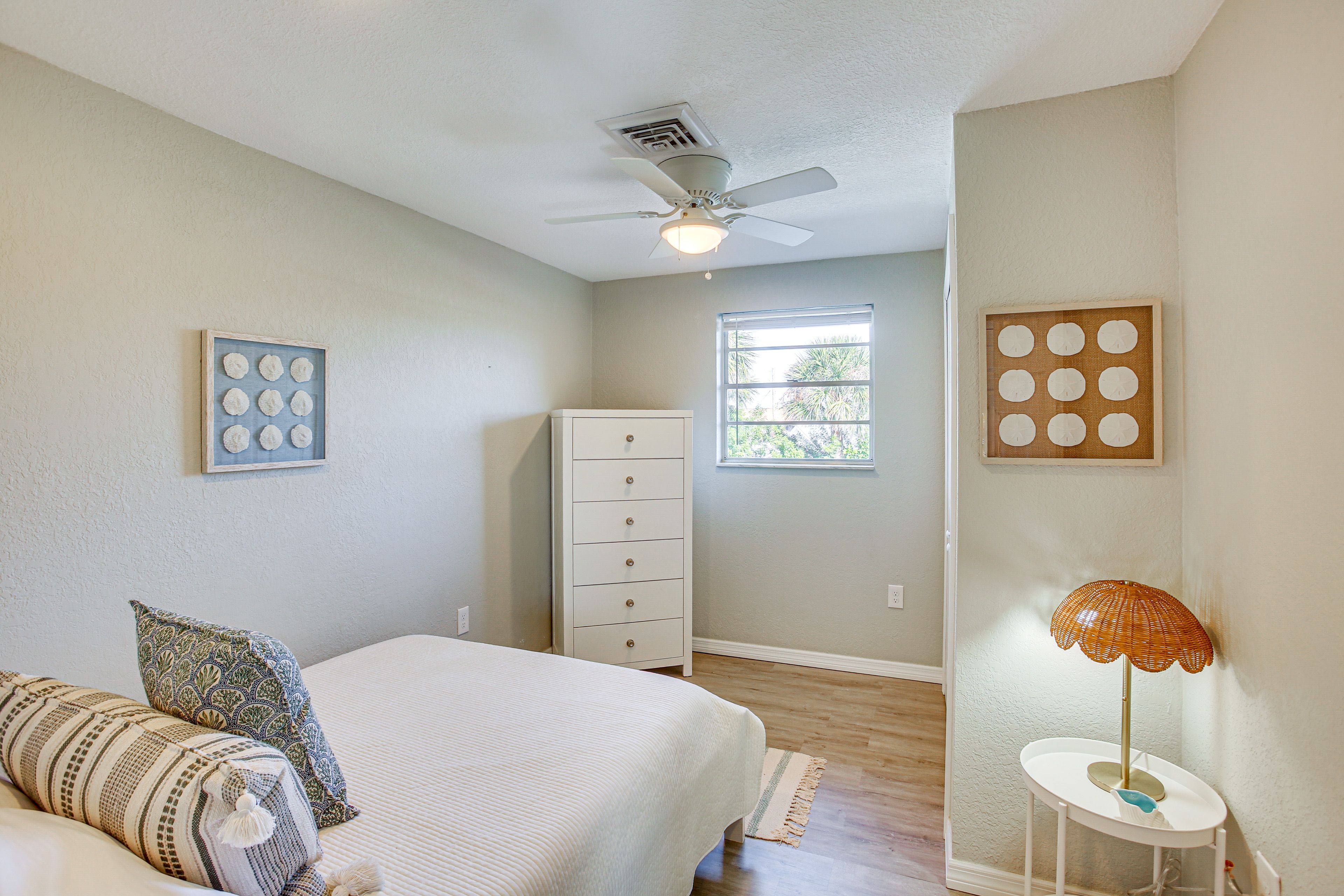 Bedroom 3 | Full Bed | Main Floor