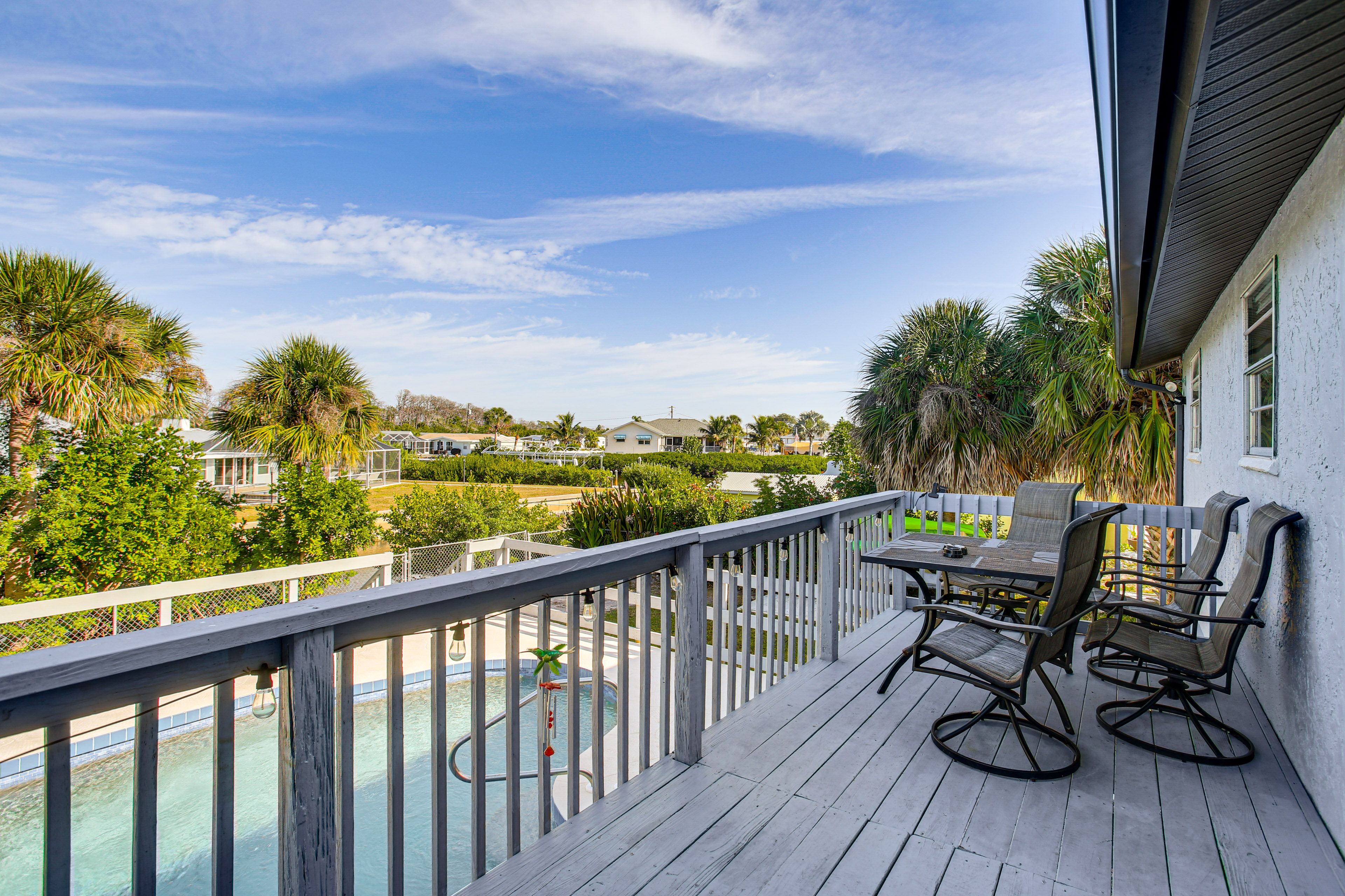 Balcony | Outdoor Dining