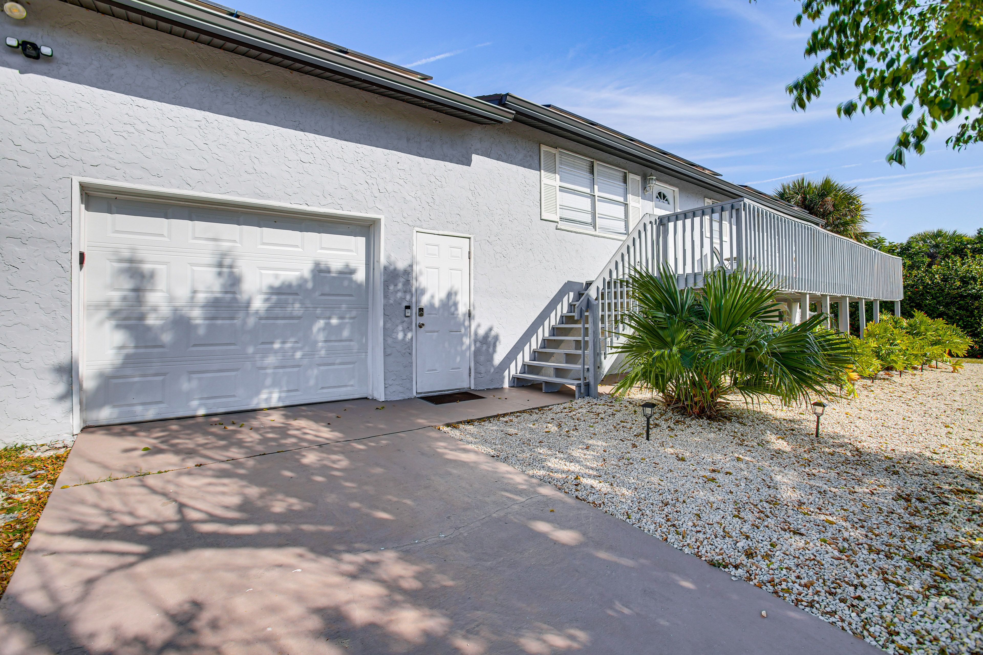 Parking | Main Driveway (2 Vehicles) | Gravel Driveway (2 Vehicles)
