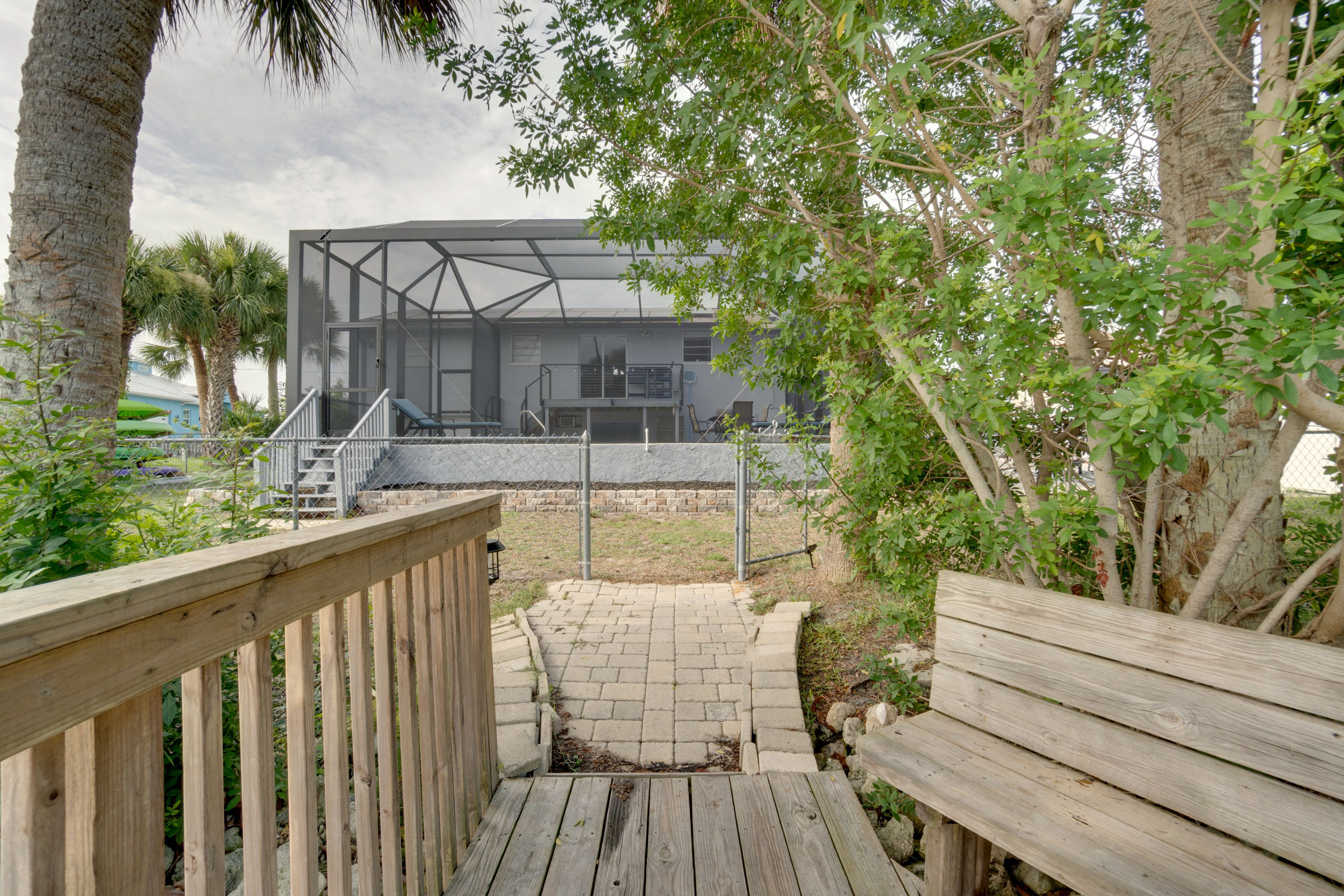Canal Access | Fishing Permitted | 2 Kayaks | Paddleboard | Life Vests