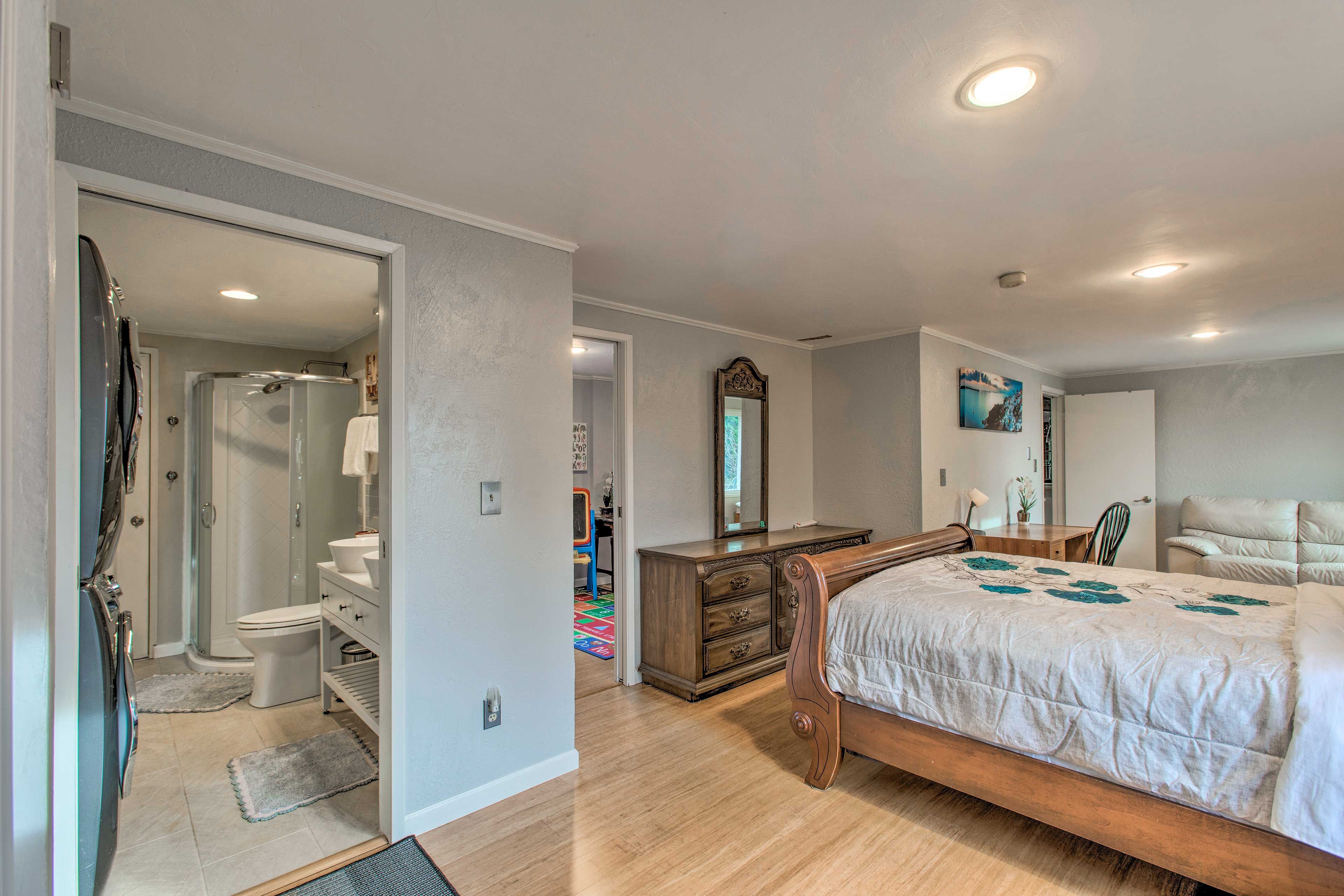 Bedroom 1 | En-Suite Bathroom