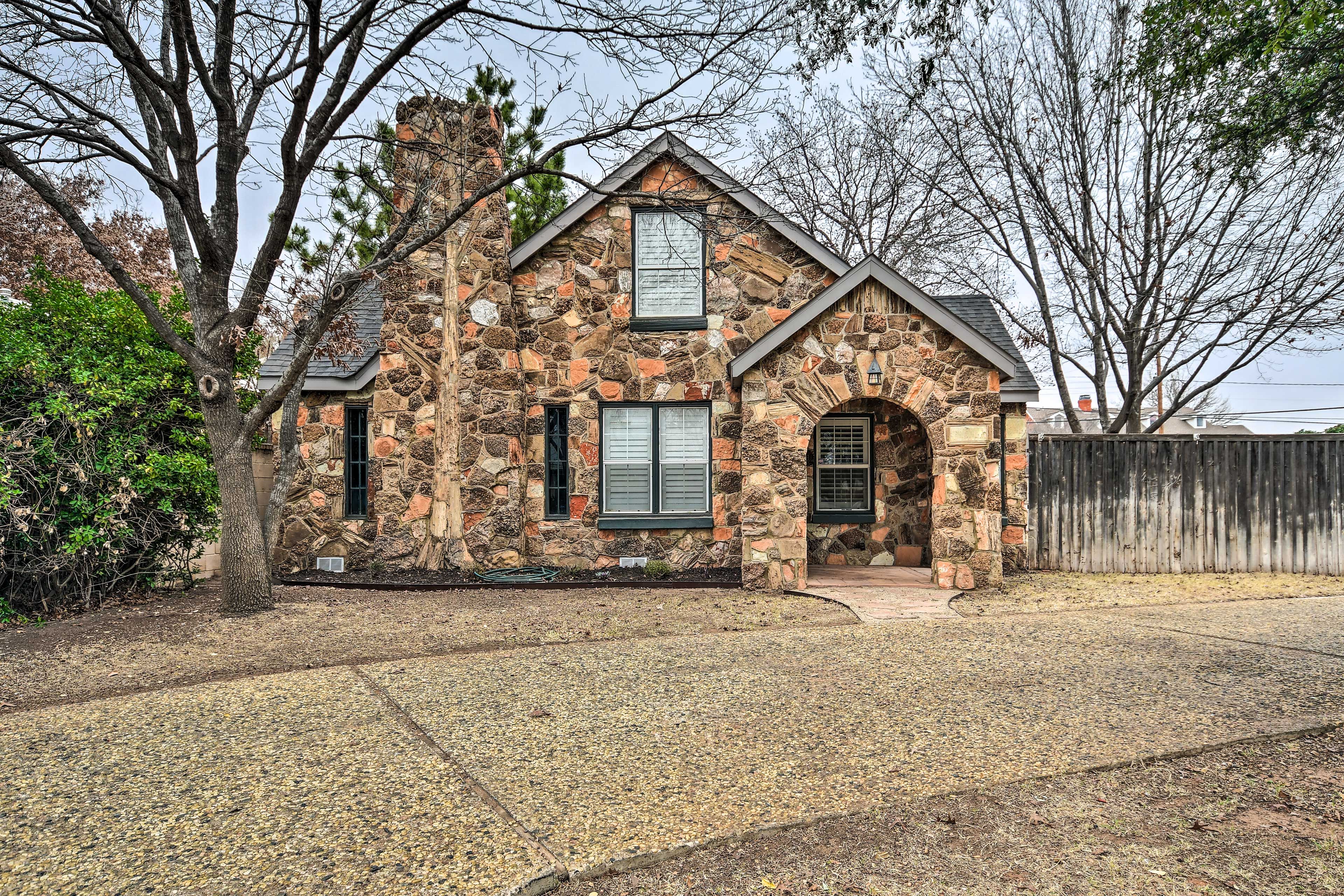 Lubbock Vacation Rental | 3BR | 2.5BA | 2,530 Sq Ft