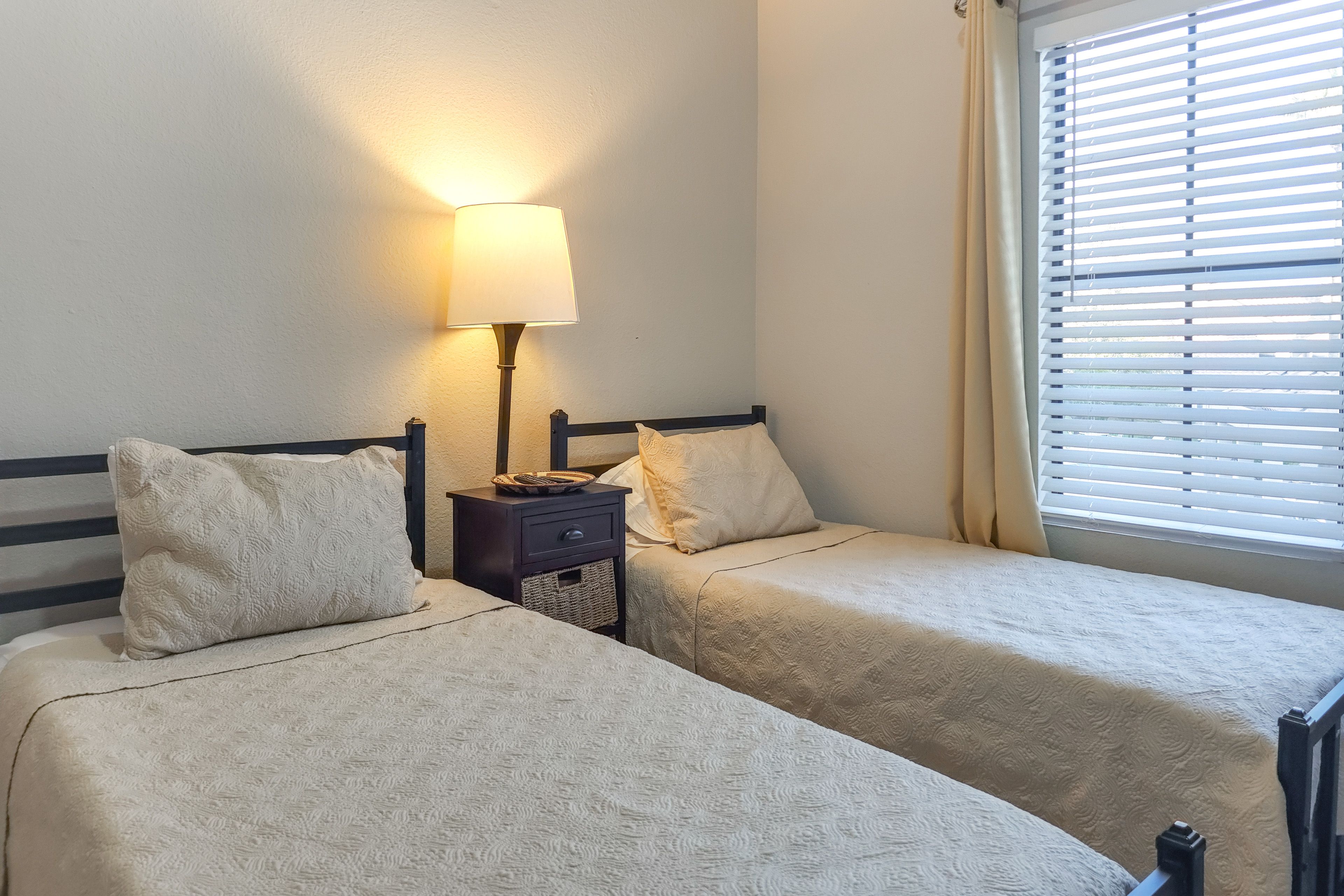 Bedroom 2 | 2 Twin Beds