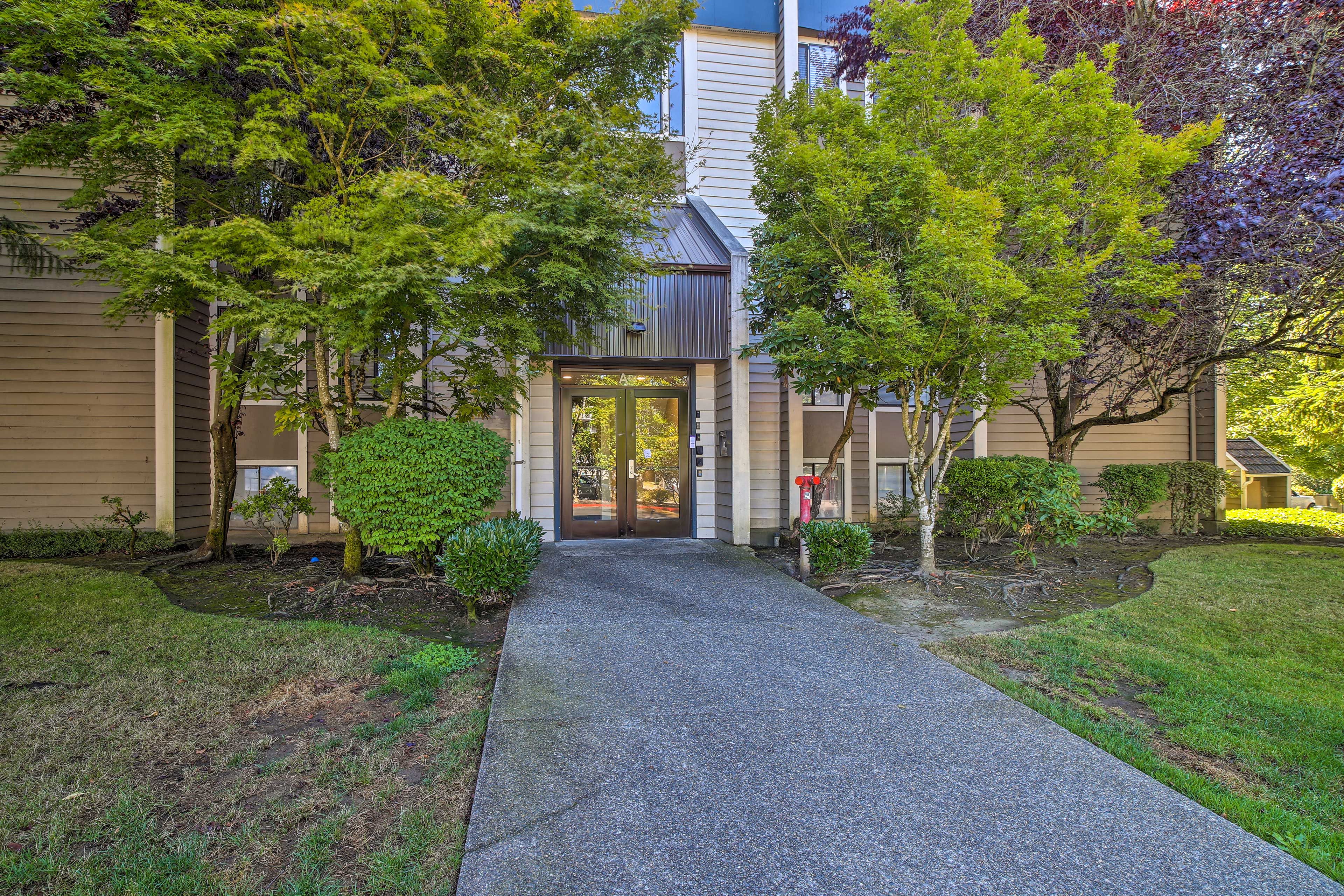 Property Exterior | Elevator Access