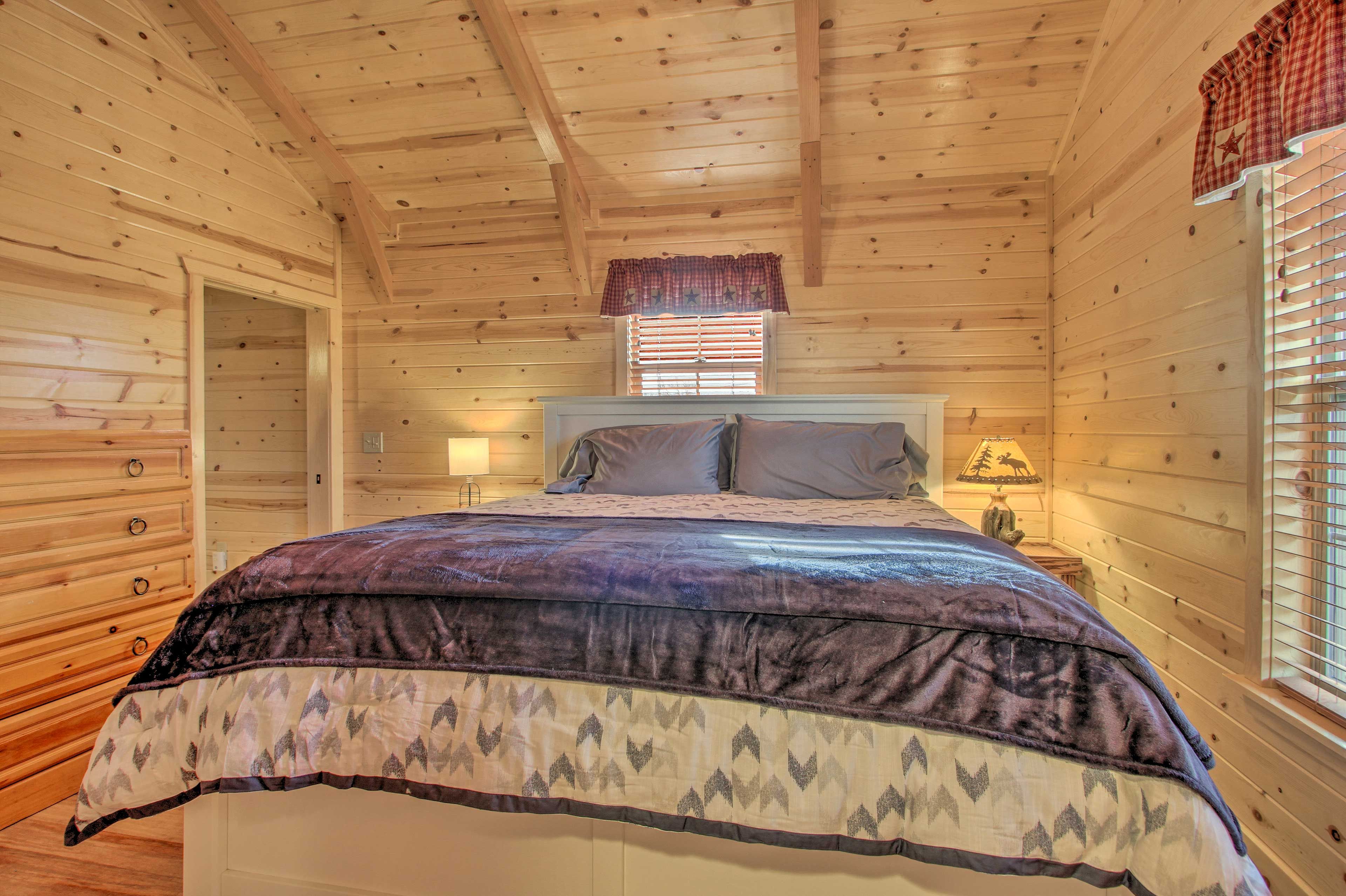 Bedroom | Linens & Towels Provided