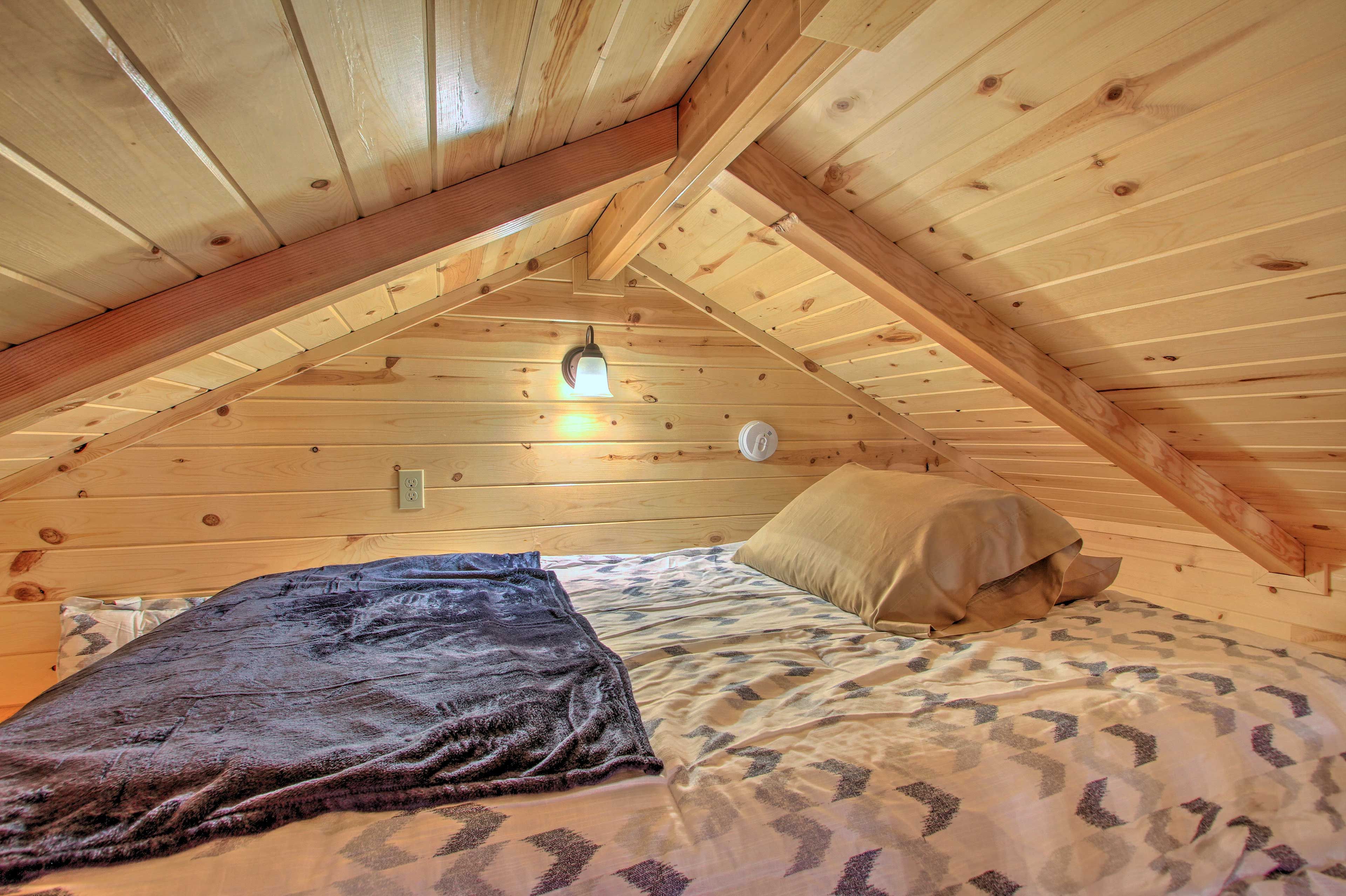 Second Loft | Full Bed
