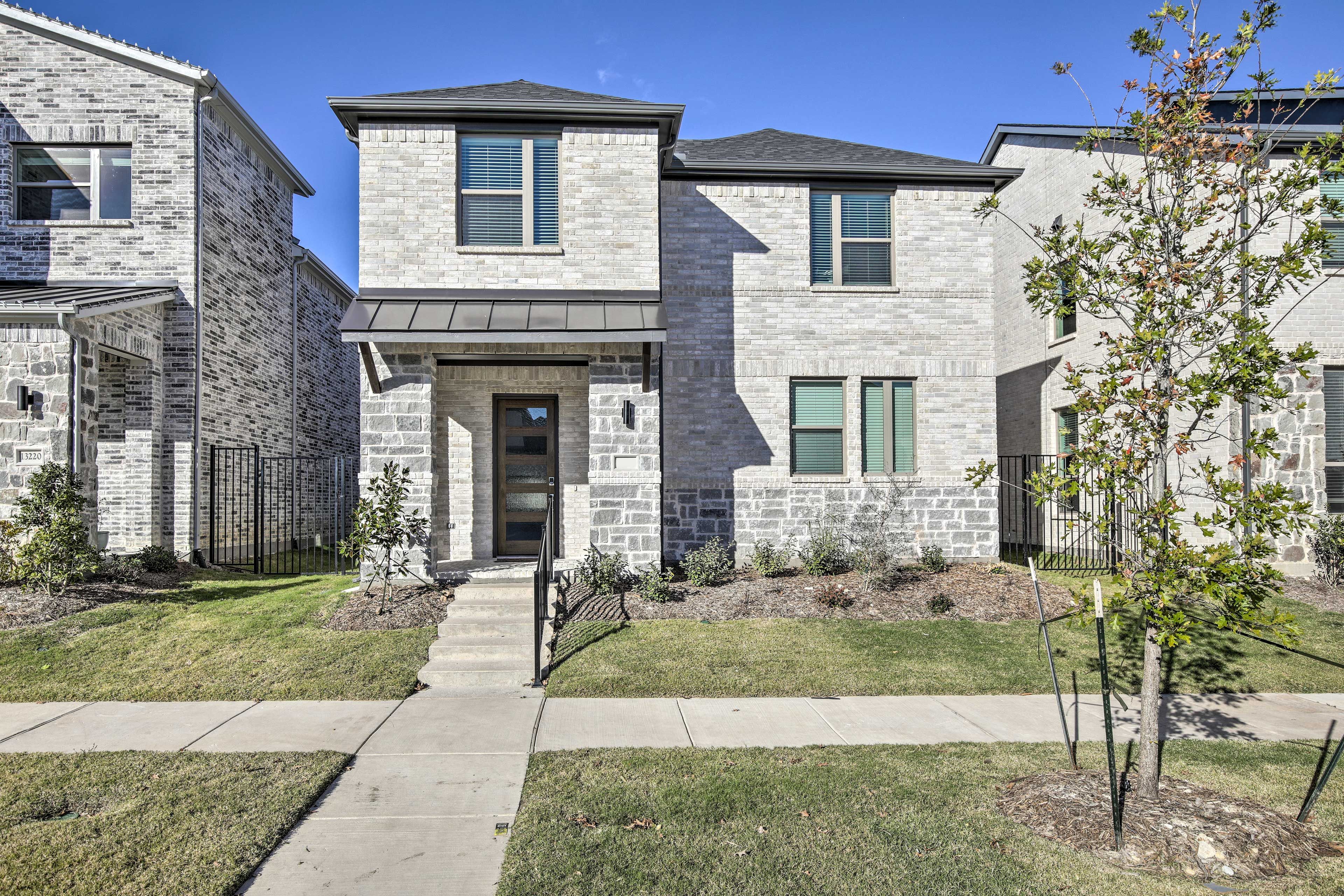 Front Entrance | Keyless Entry