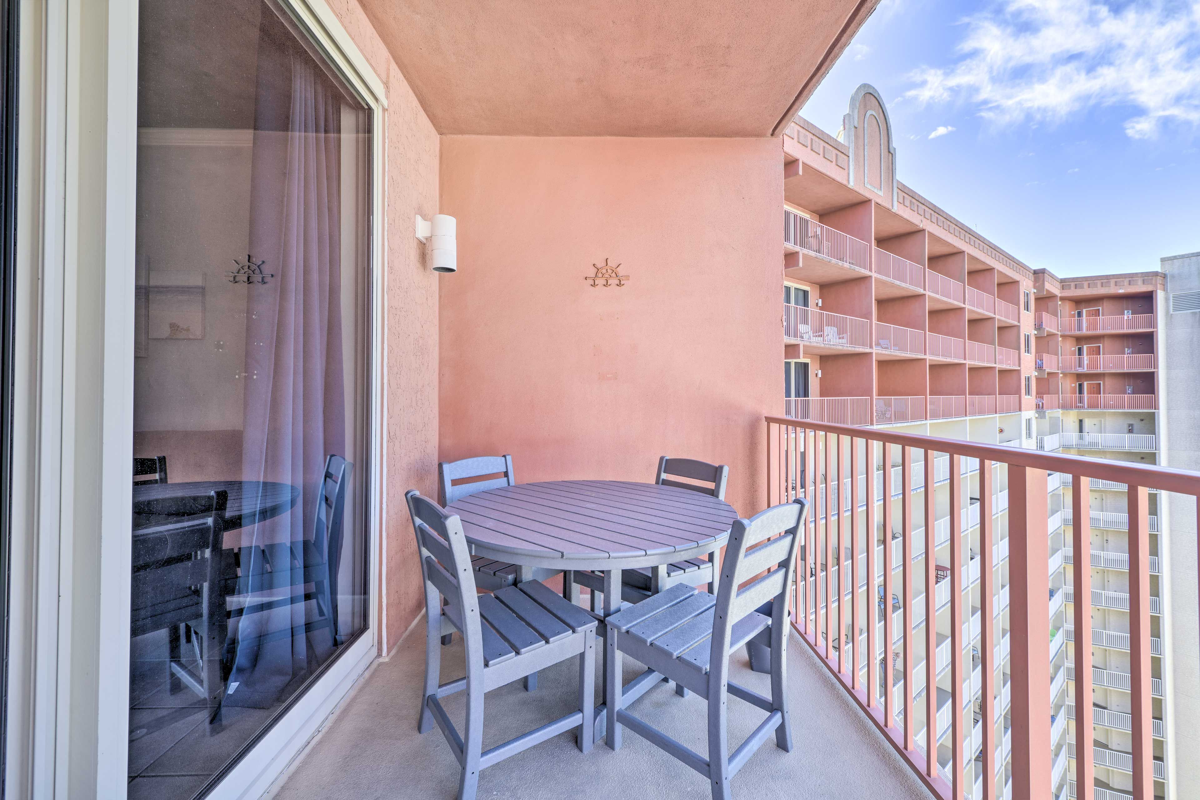 Private Balcony | Outdoor Dining Area