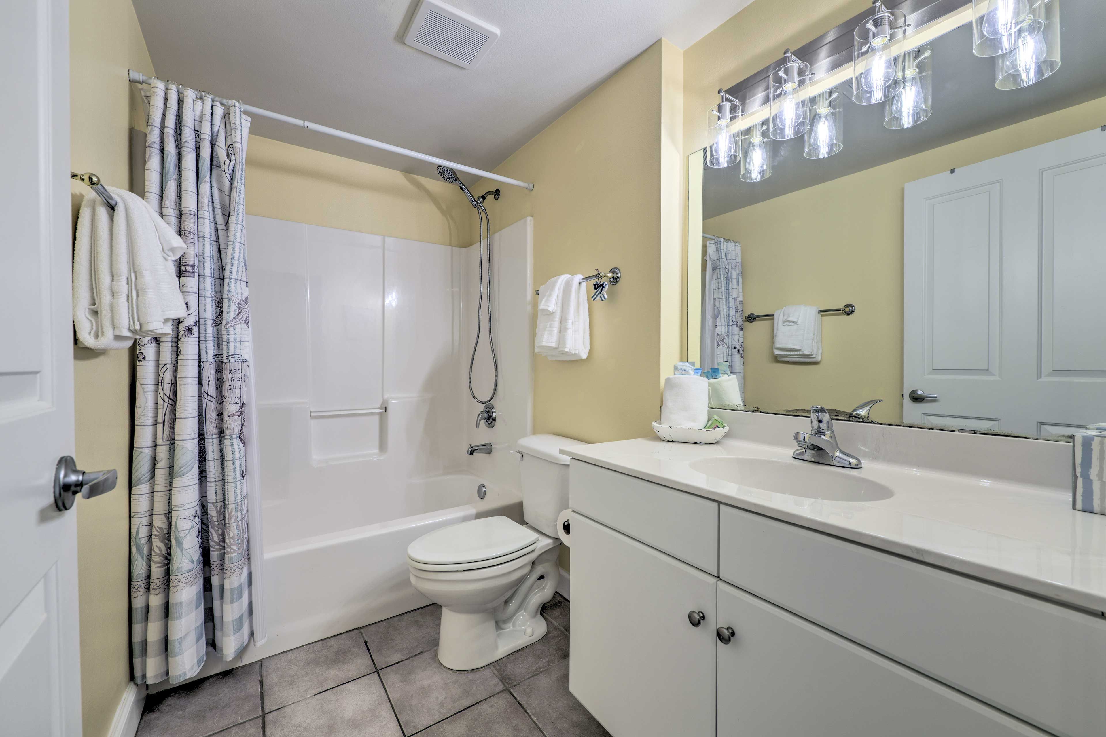 Full Bathroom | Access via Bedroom 2 | Complimentary Toiletries