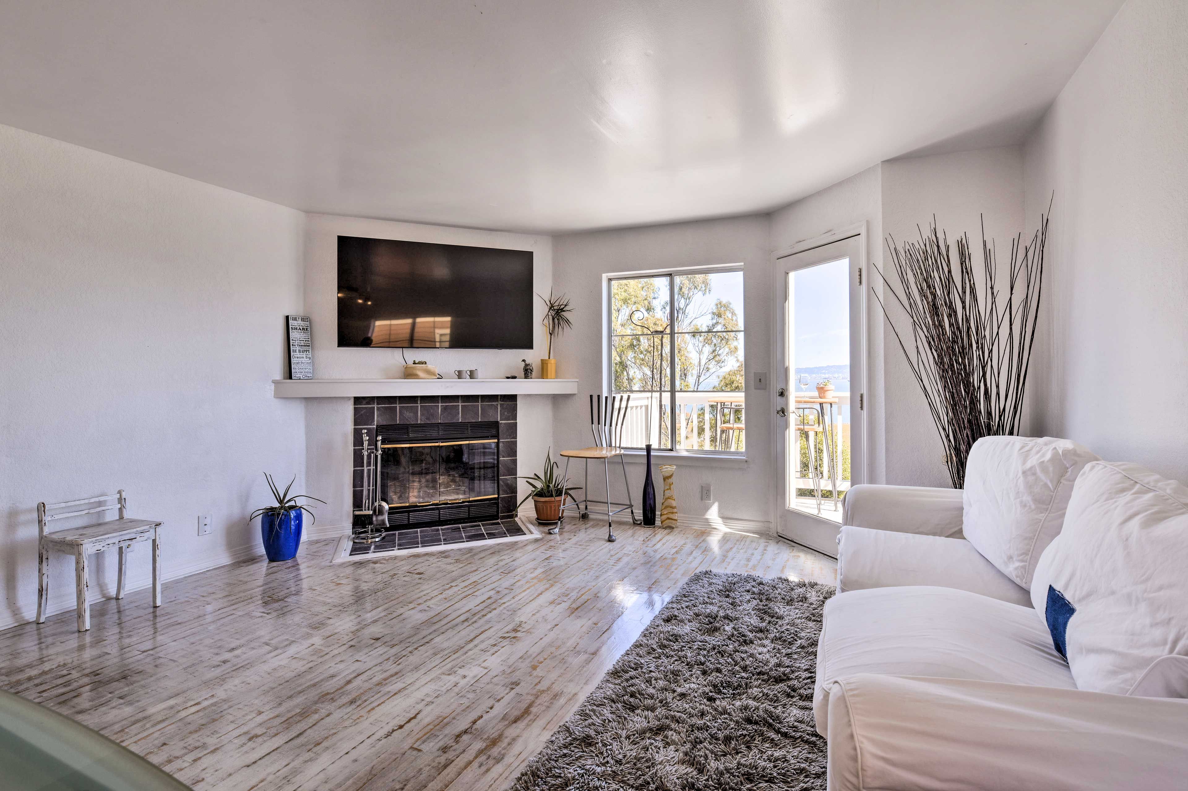 Living Room | Smart TV