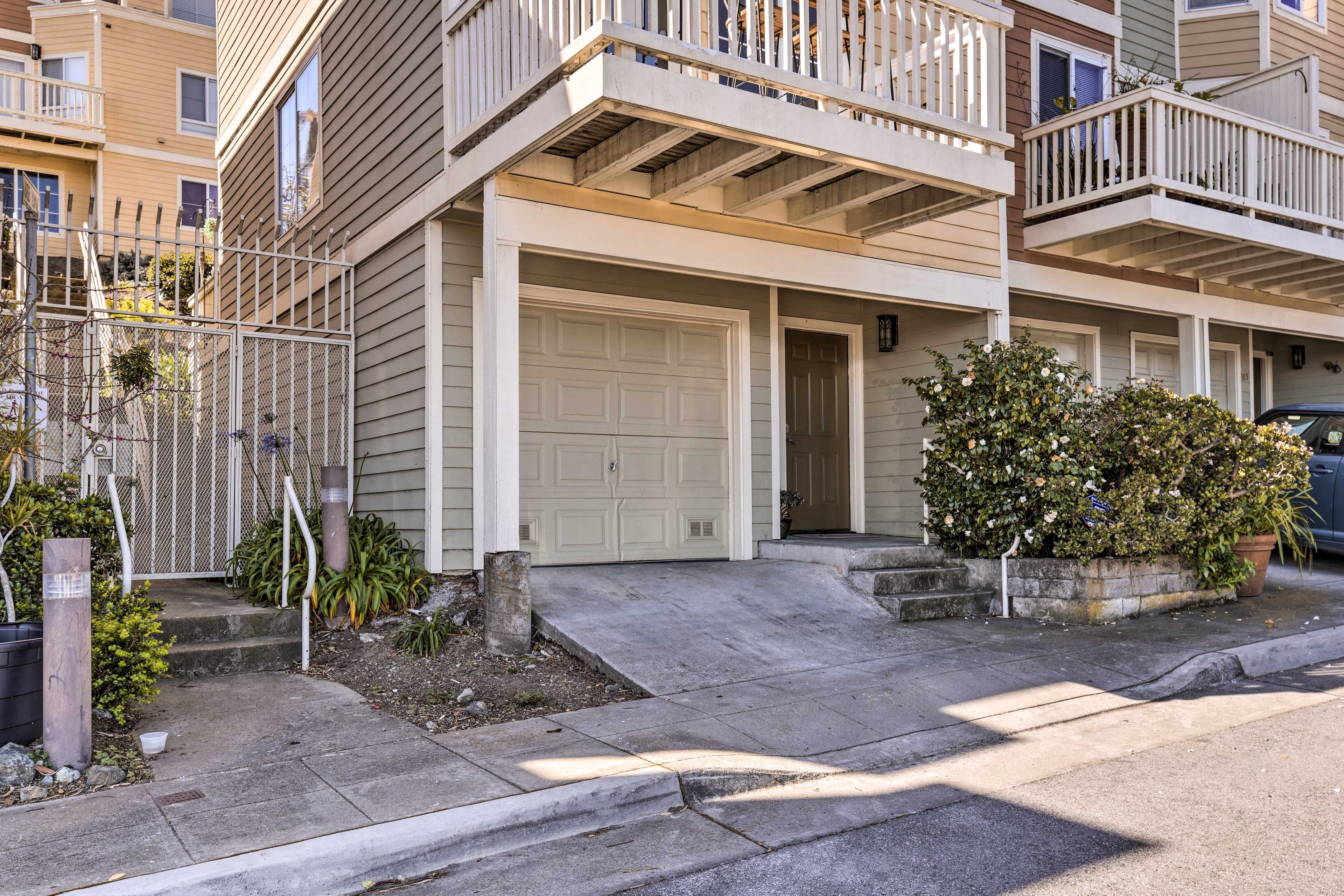 Parking | Driveway (1 Vehicle) | Garage (1 Vehicle) | Free Street Parking