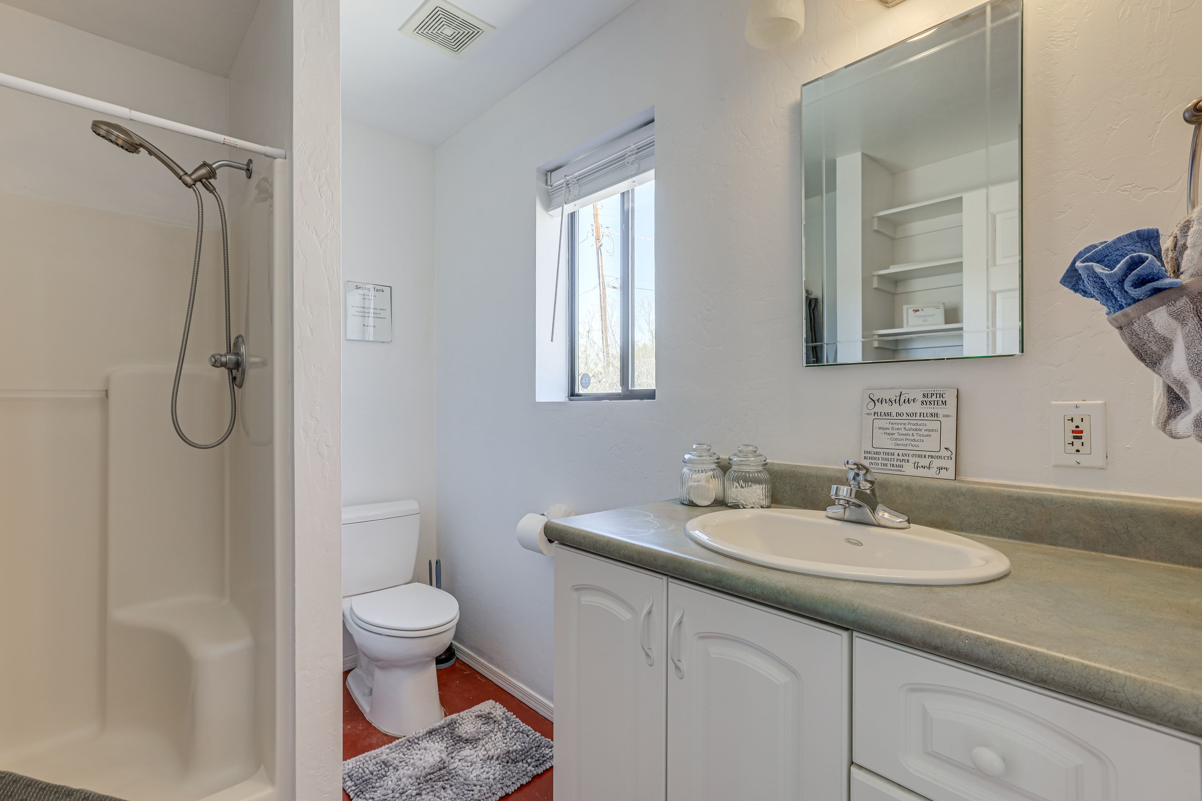 En-Suite Bathroom | Complimentary Toiletries