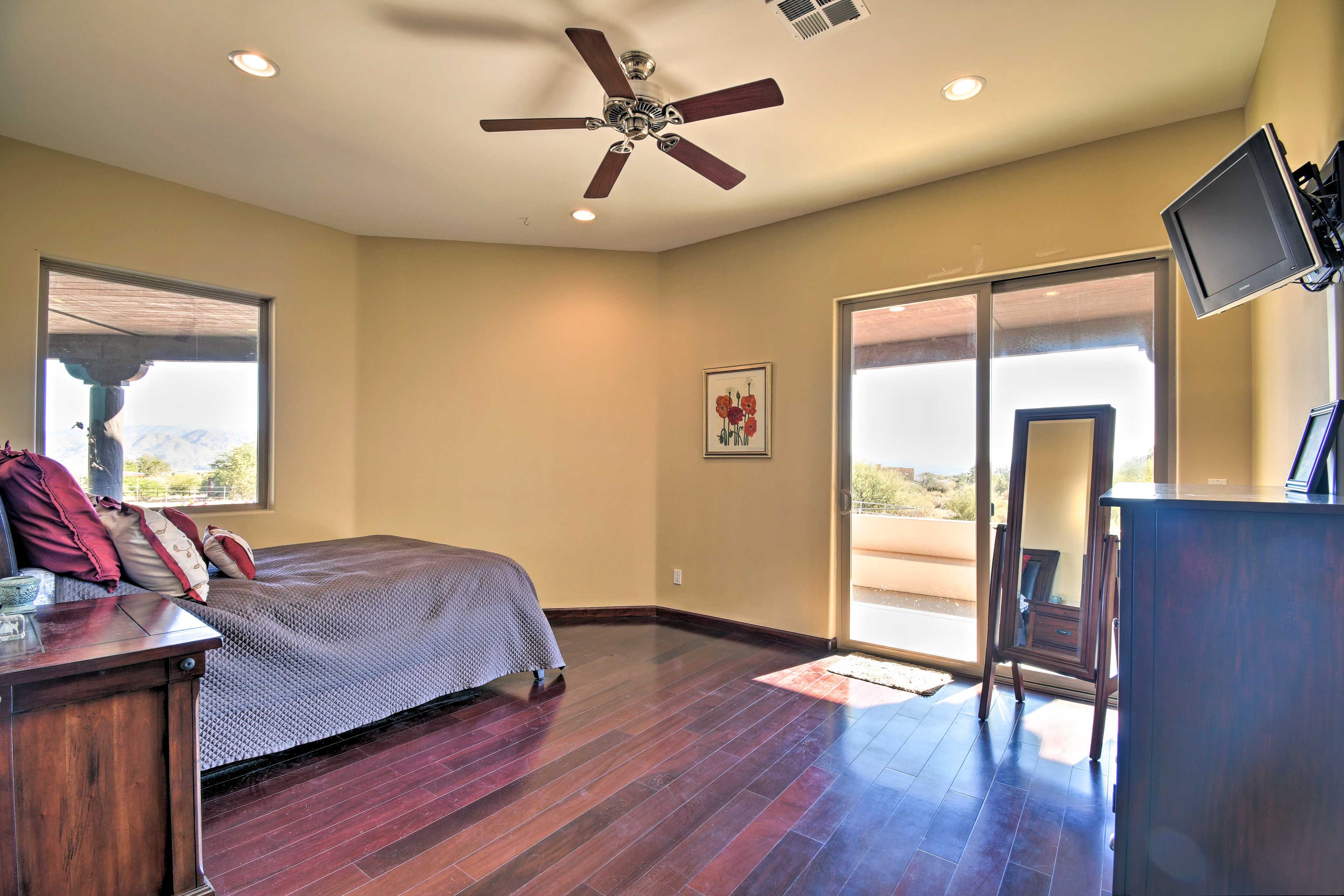 Bedroom 3 | Queen Bed