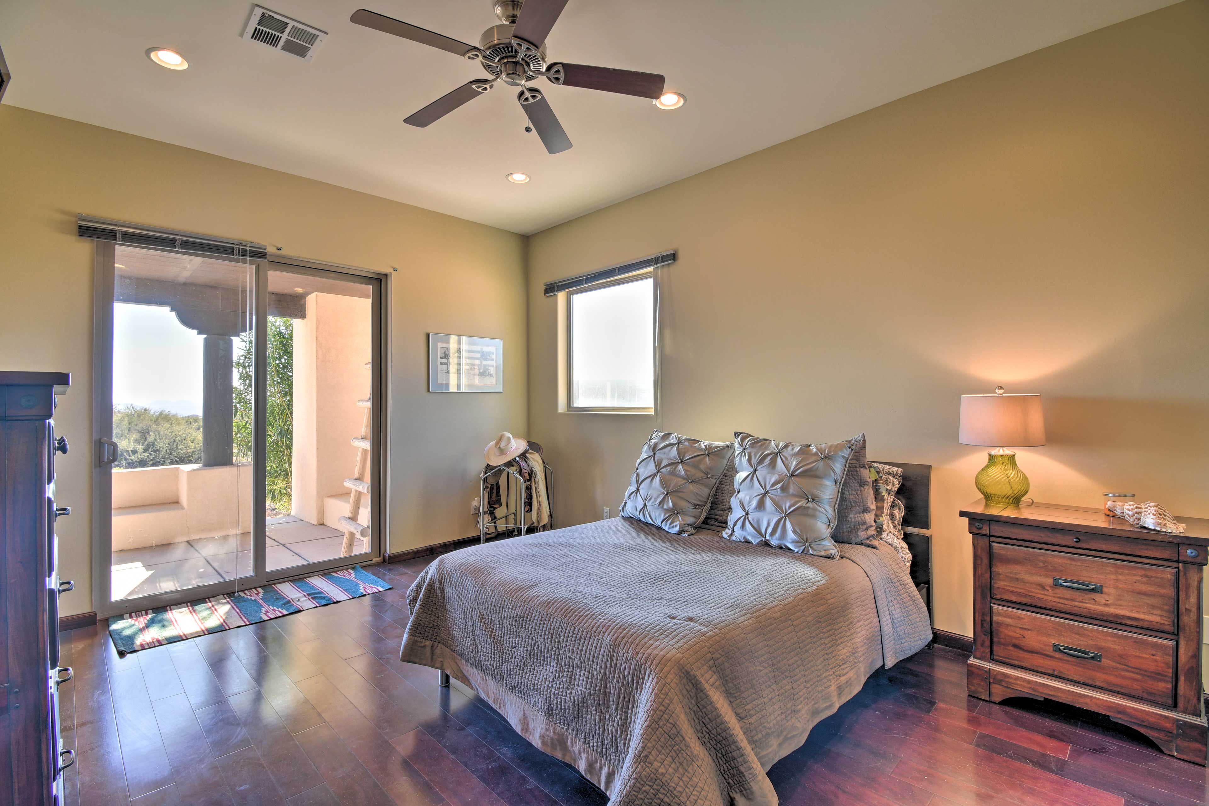 Bedroom 2 | Queen Bed