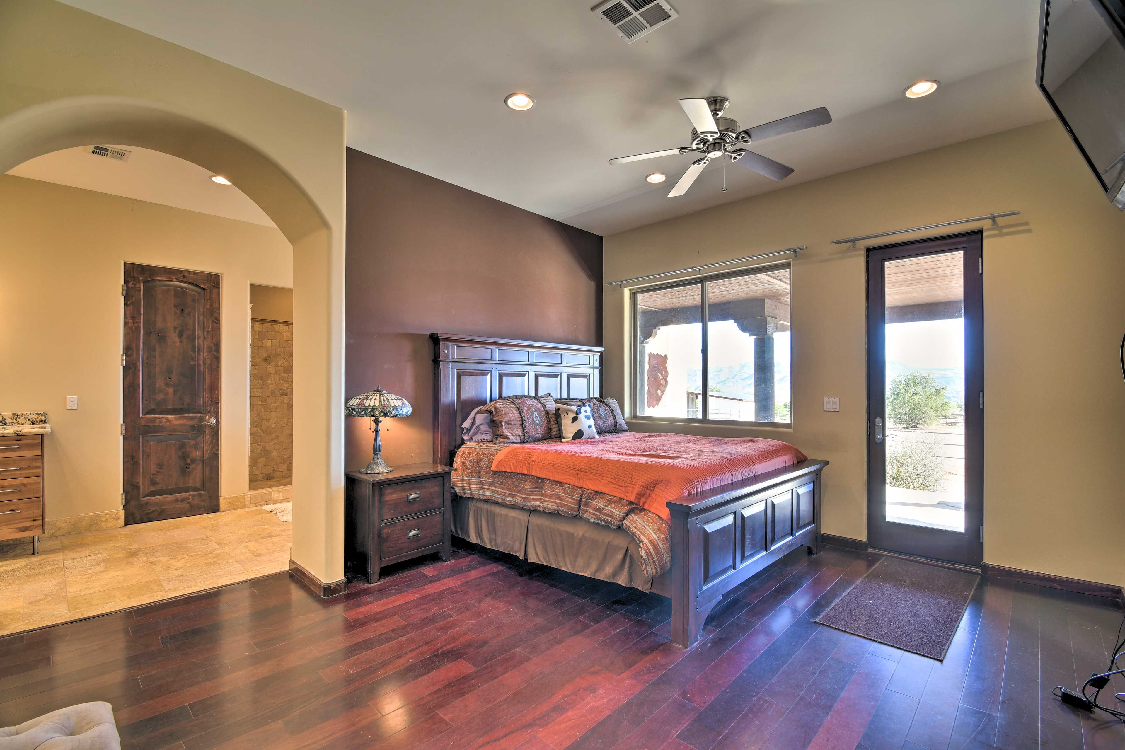 Bedroom 1 | King Bed