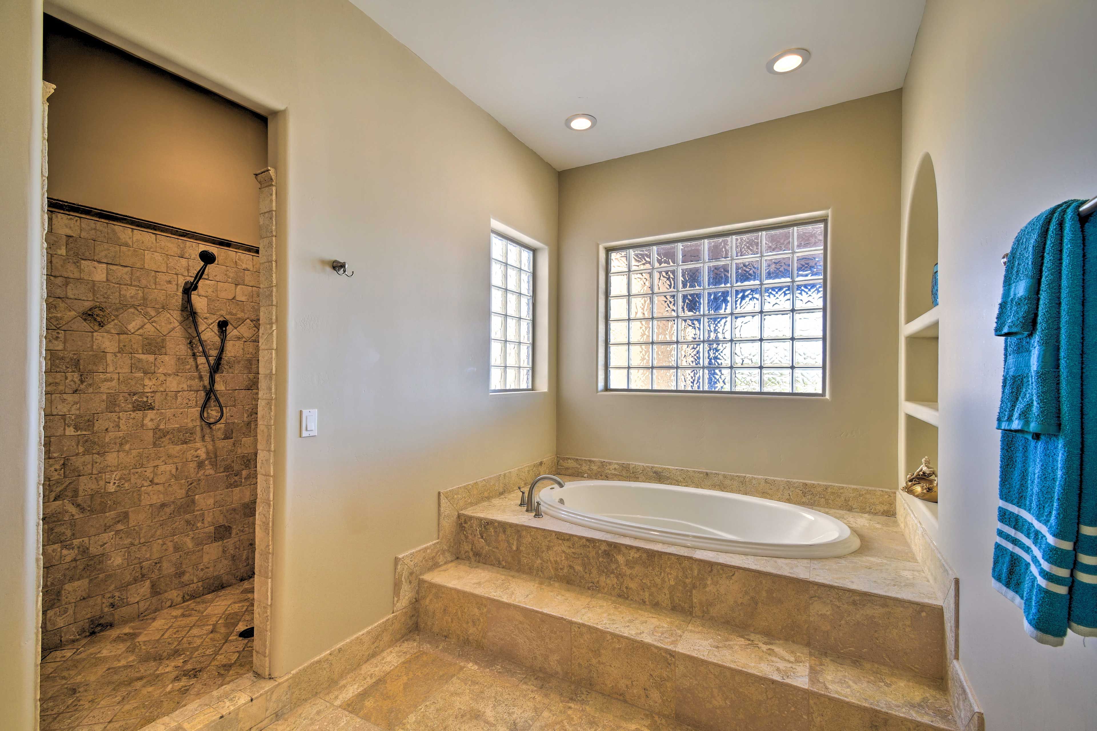 Full Bathroom | Jetted Tub