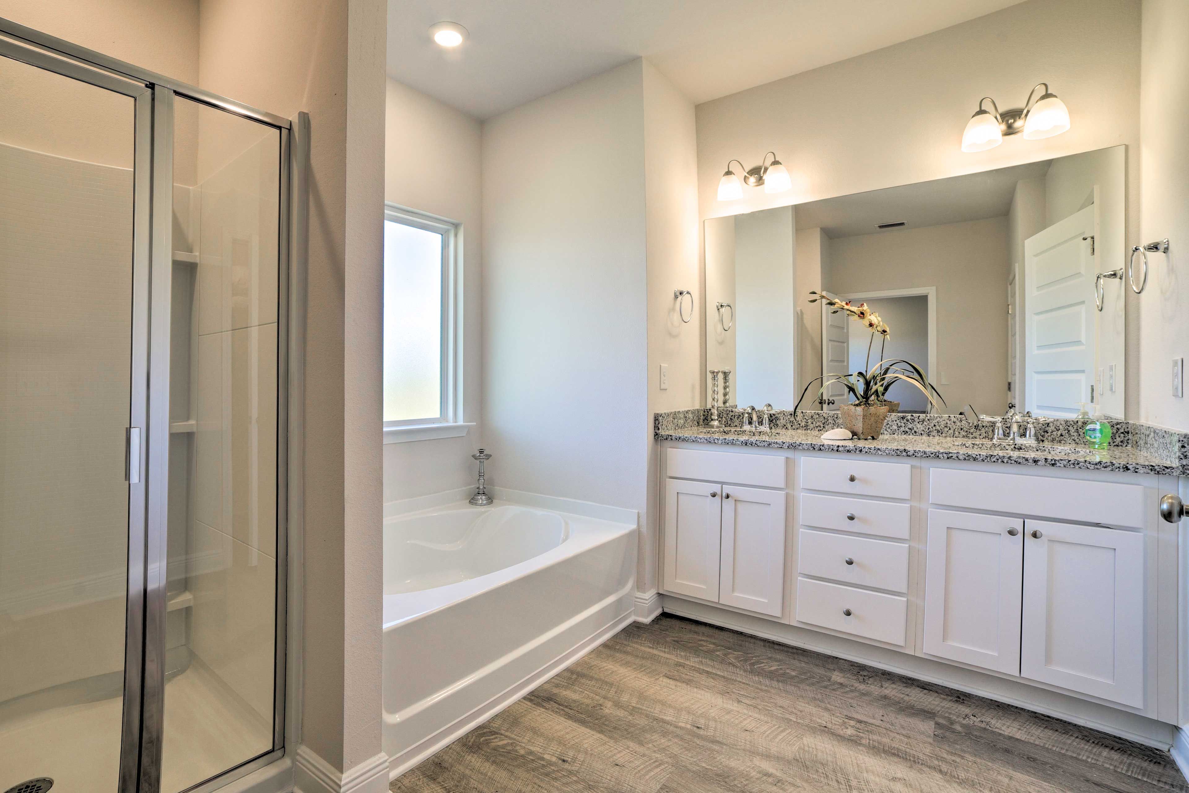 En-Suite Bathroom | Complimentary Toiletries | Hair Dryer