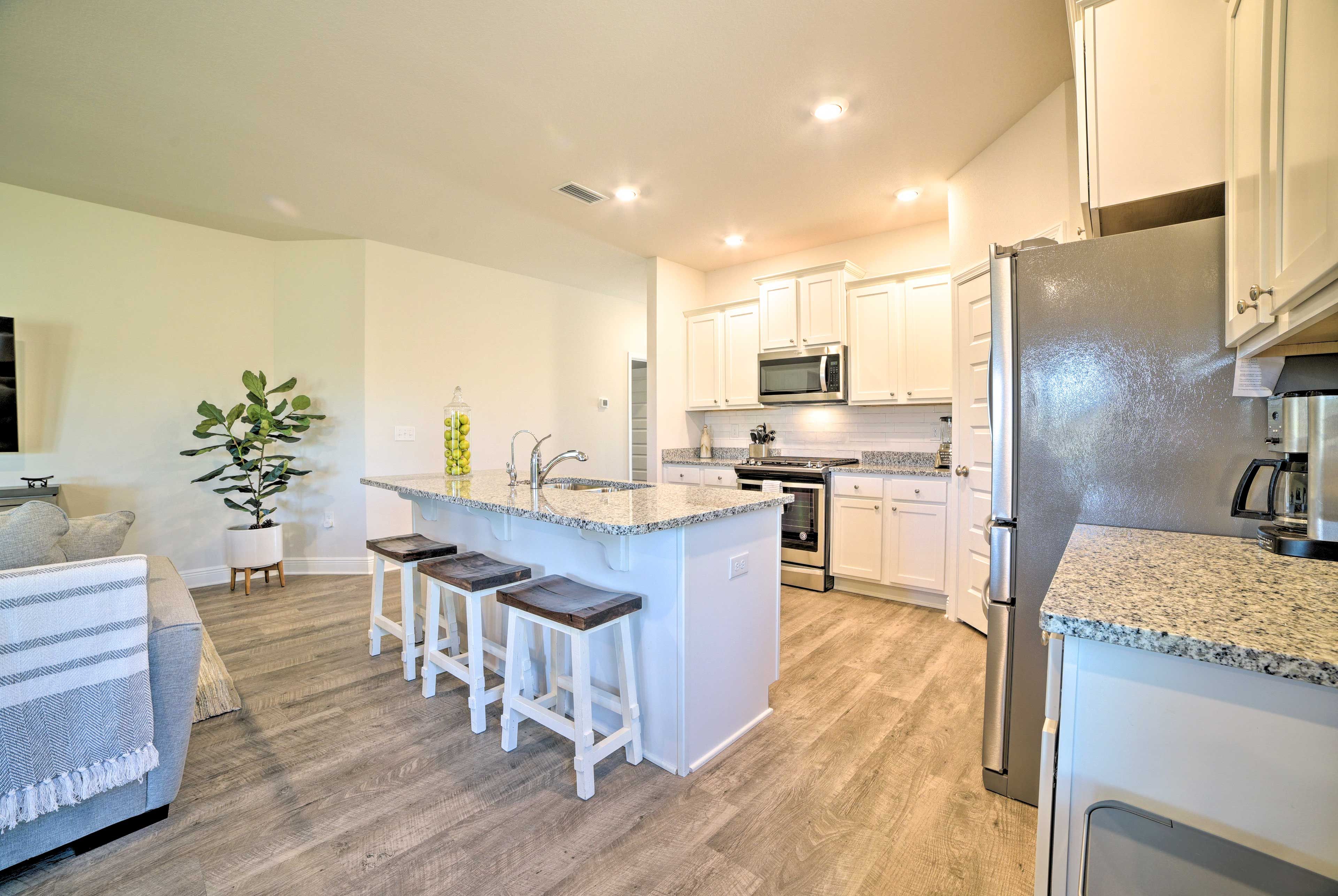 1st Kitchen | Fully Equipped | Cooking Basics | Water Filter | Ice Maker