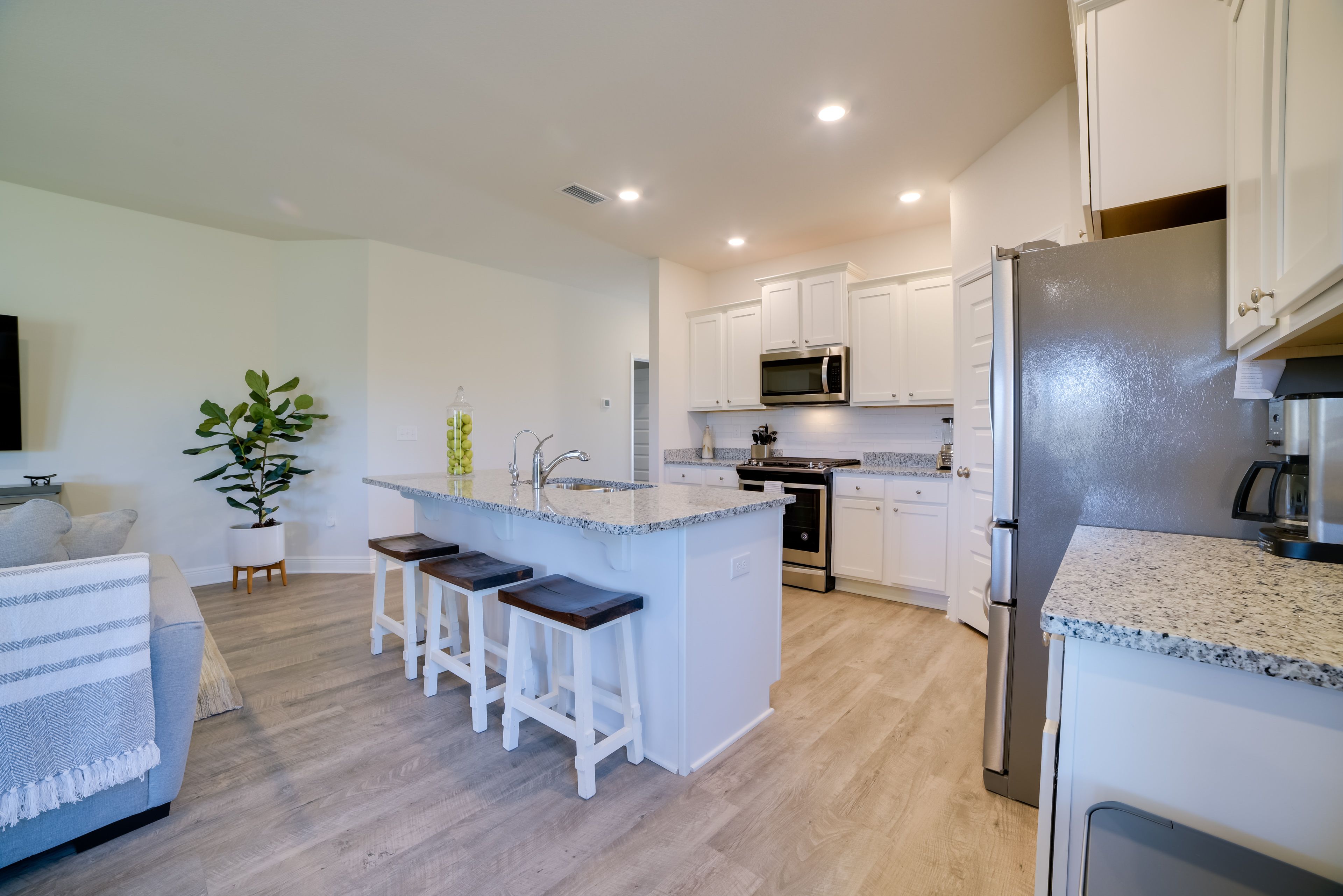 1st Kitchen | Fully Equipped | Cooking Basics | Water Filter | Ice Maker