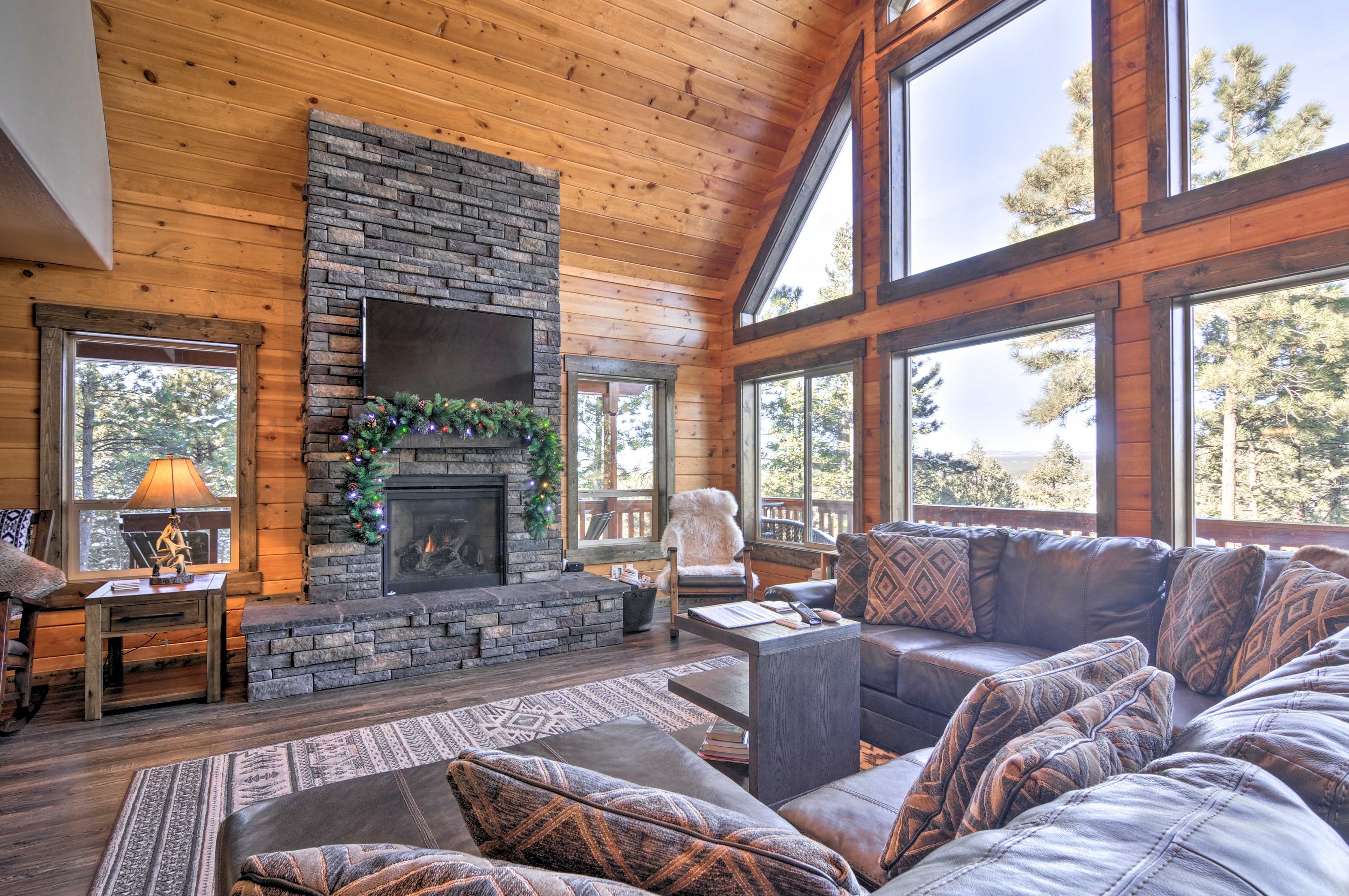 Alton Vacation Rental | 2BR | 2.5BA | 1,800 Sq Ft | Step-Free Entry