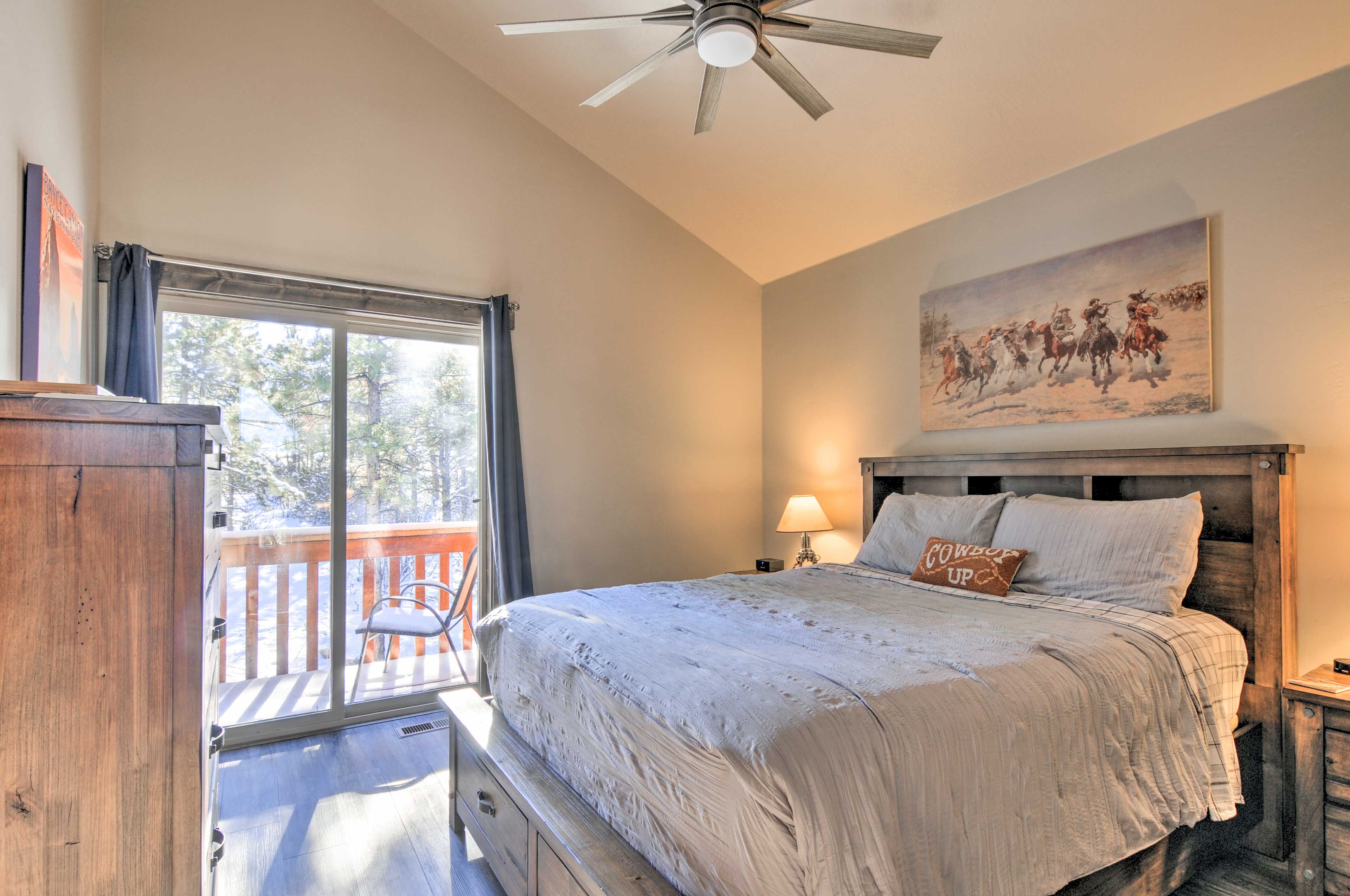 Bedroom 2 | Queen Bed