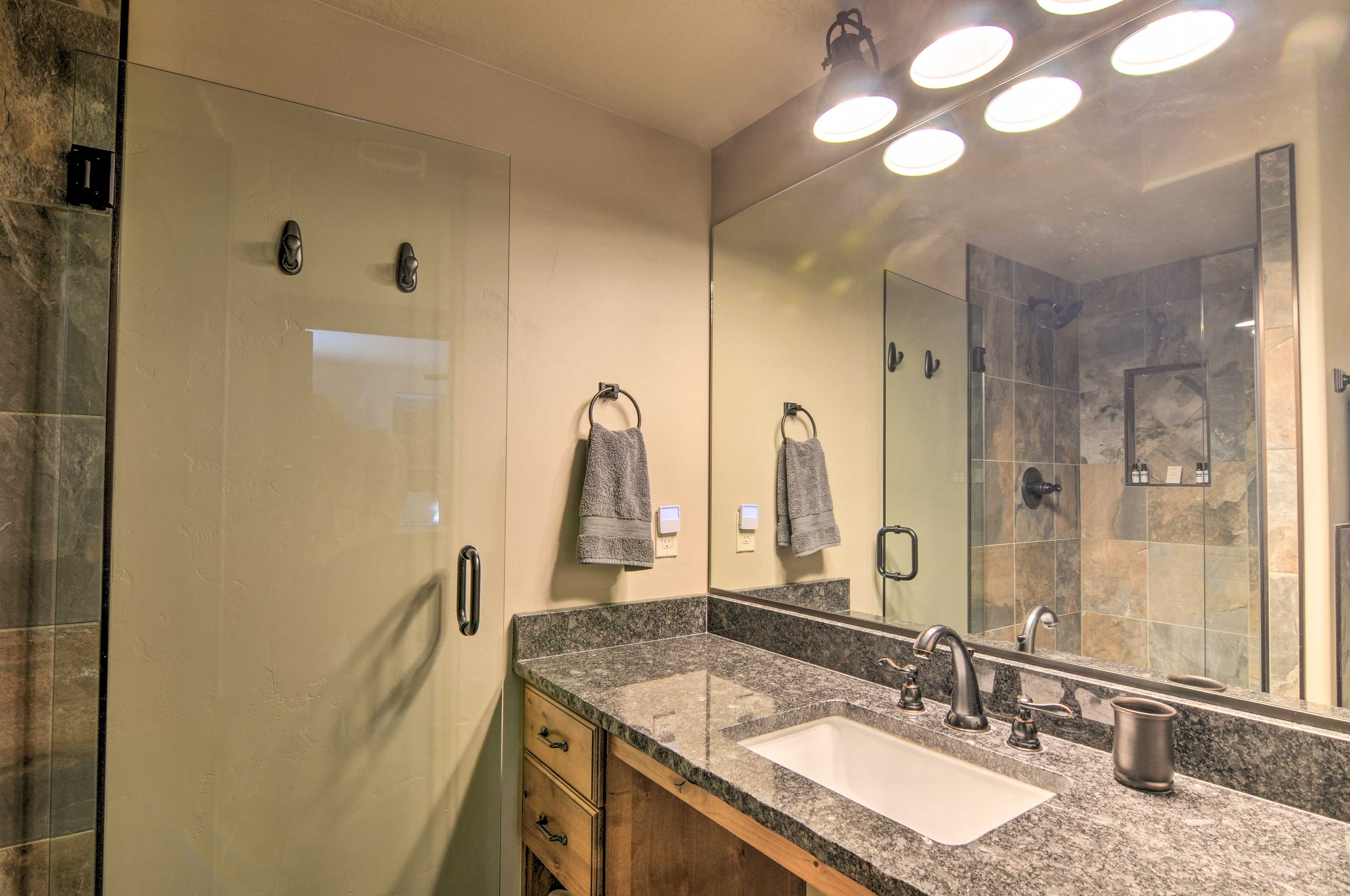 En-Suite Bathroom | Complimentary Toiletries