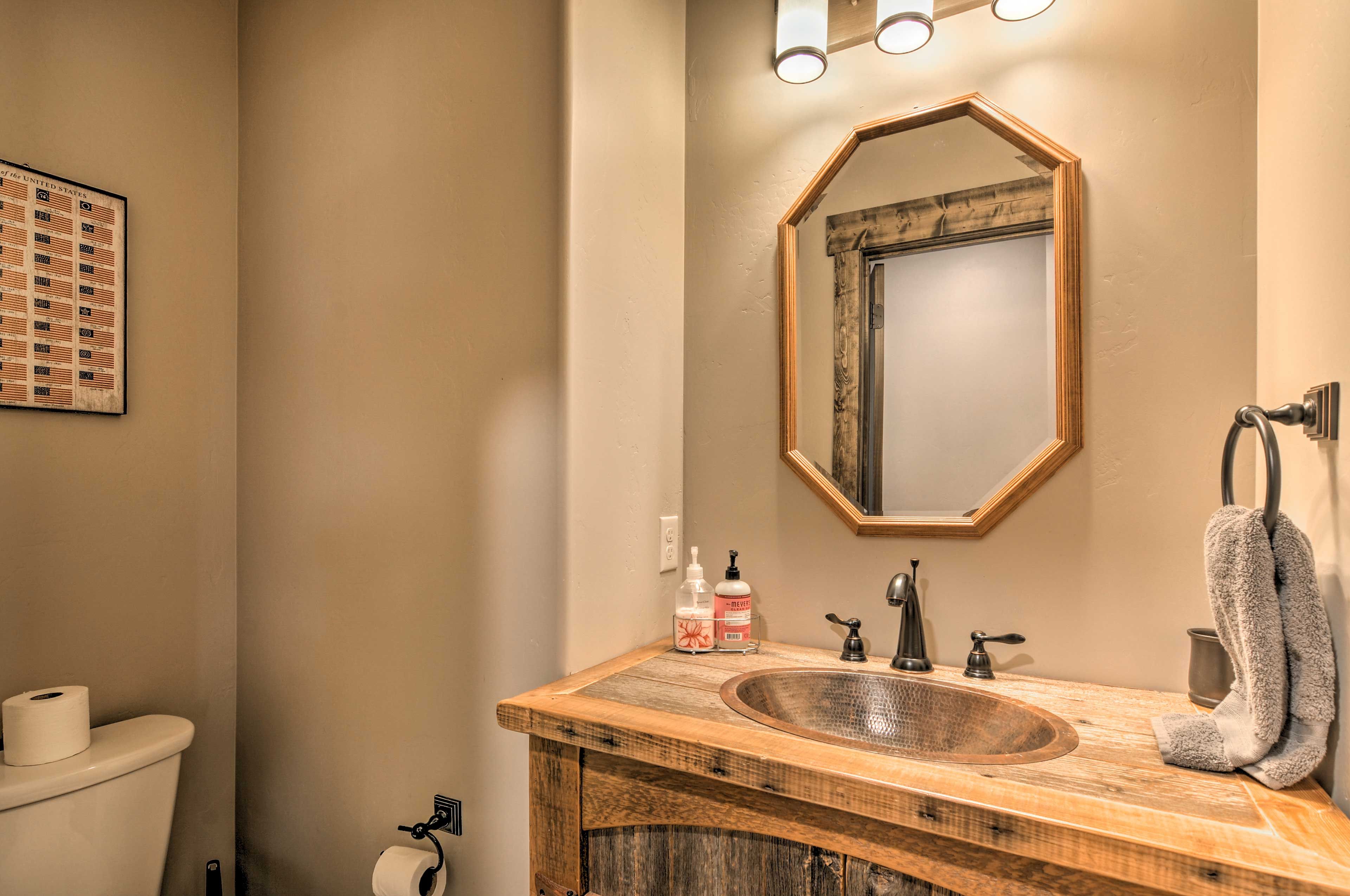 Half Bathroom | 1st Floor