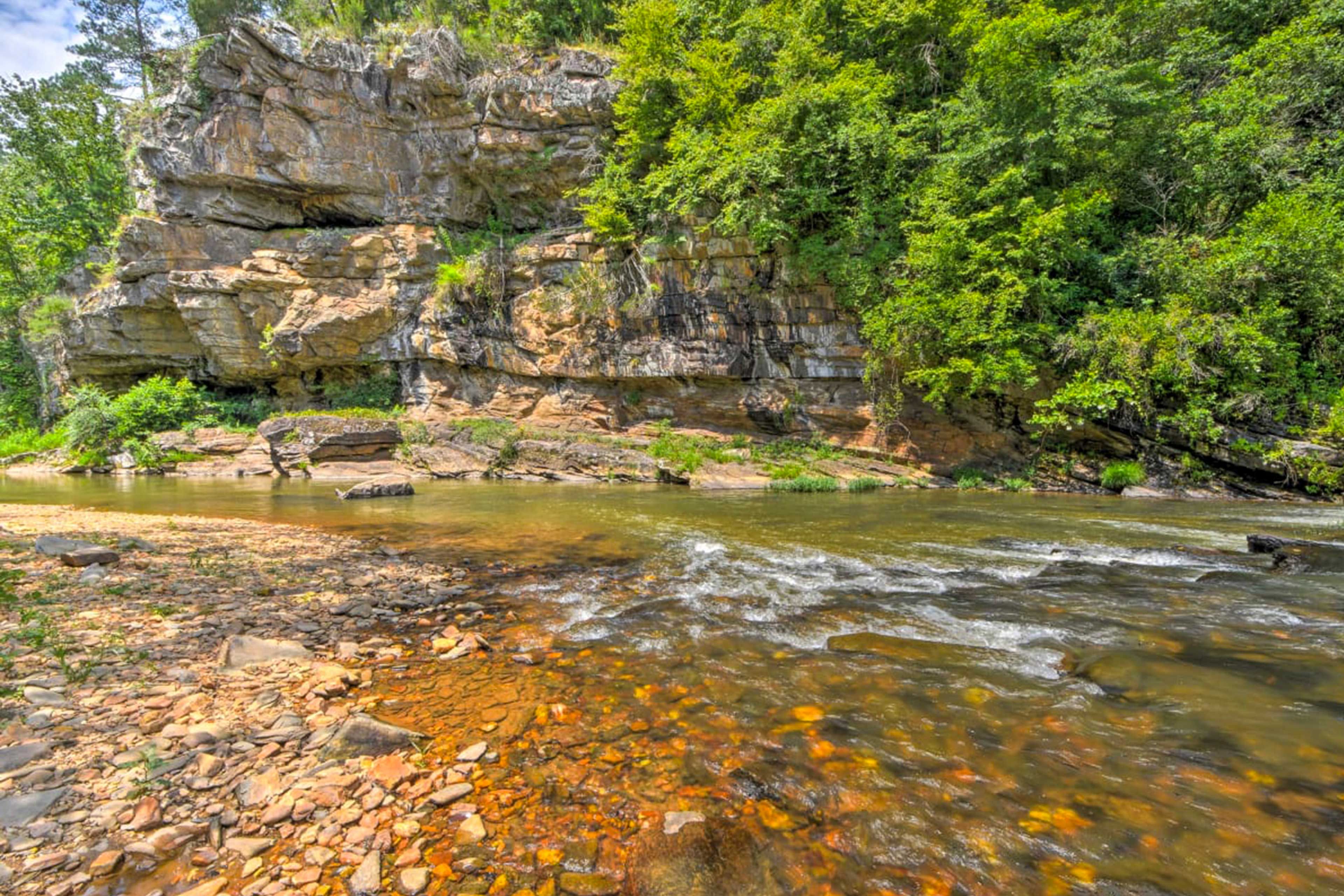 Community Amenities | Carter's Lake Dam & Fishing Area