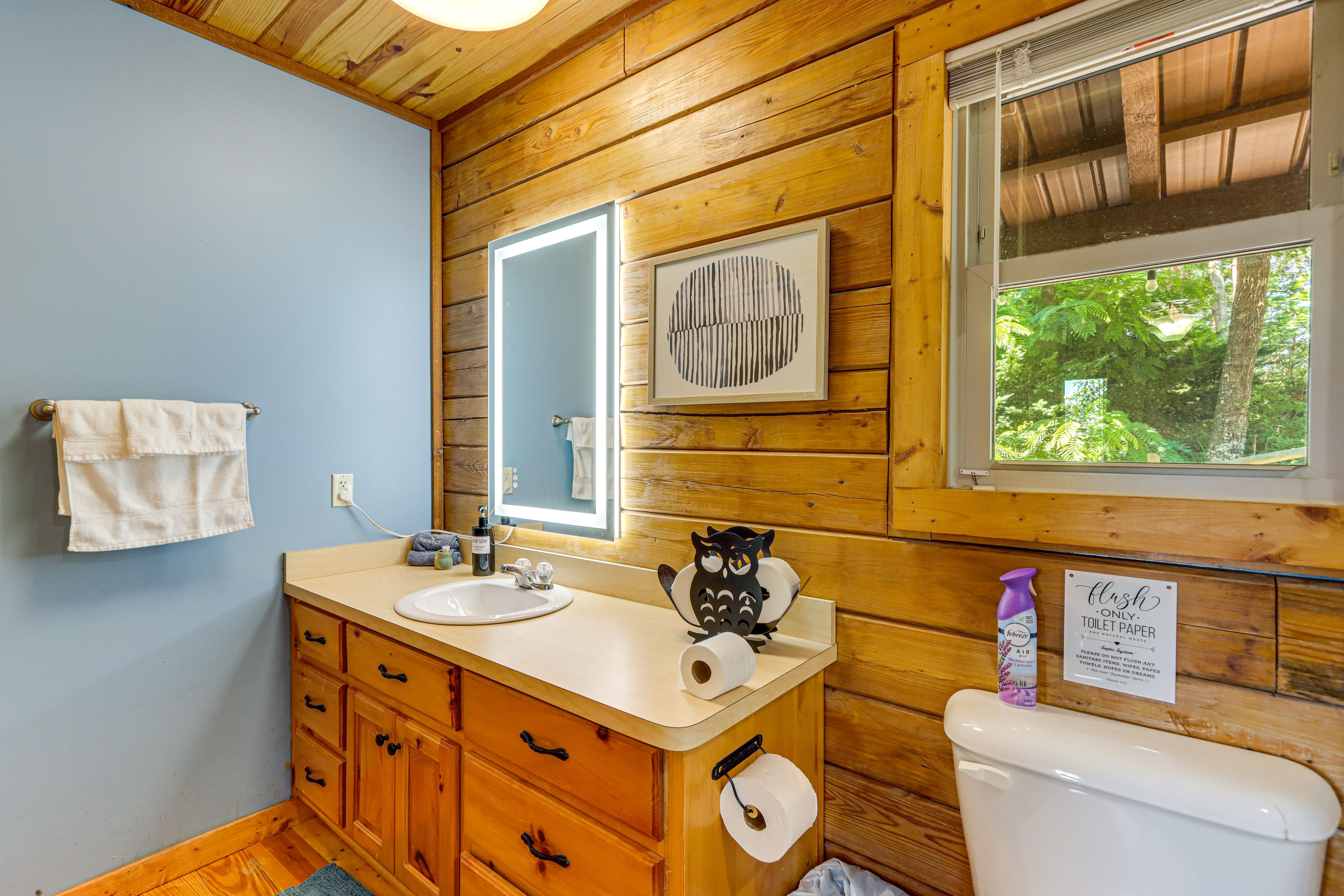 Full Bathroom | 1st Floor