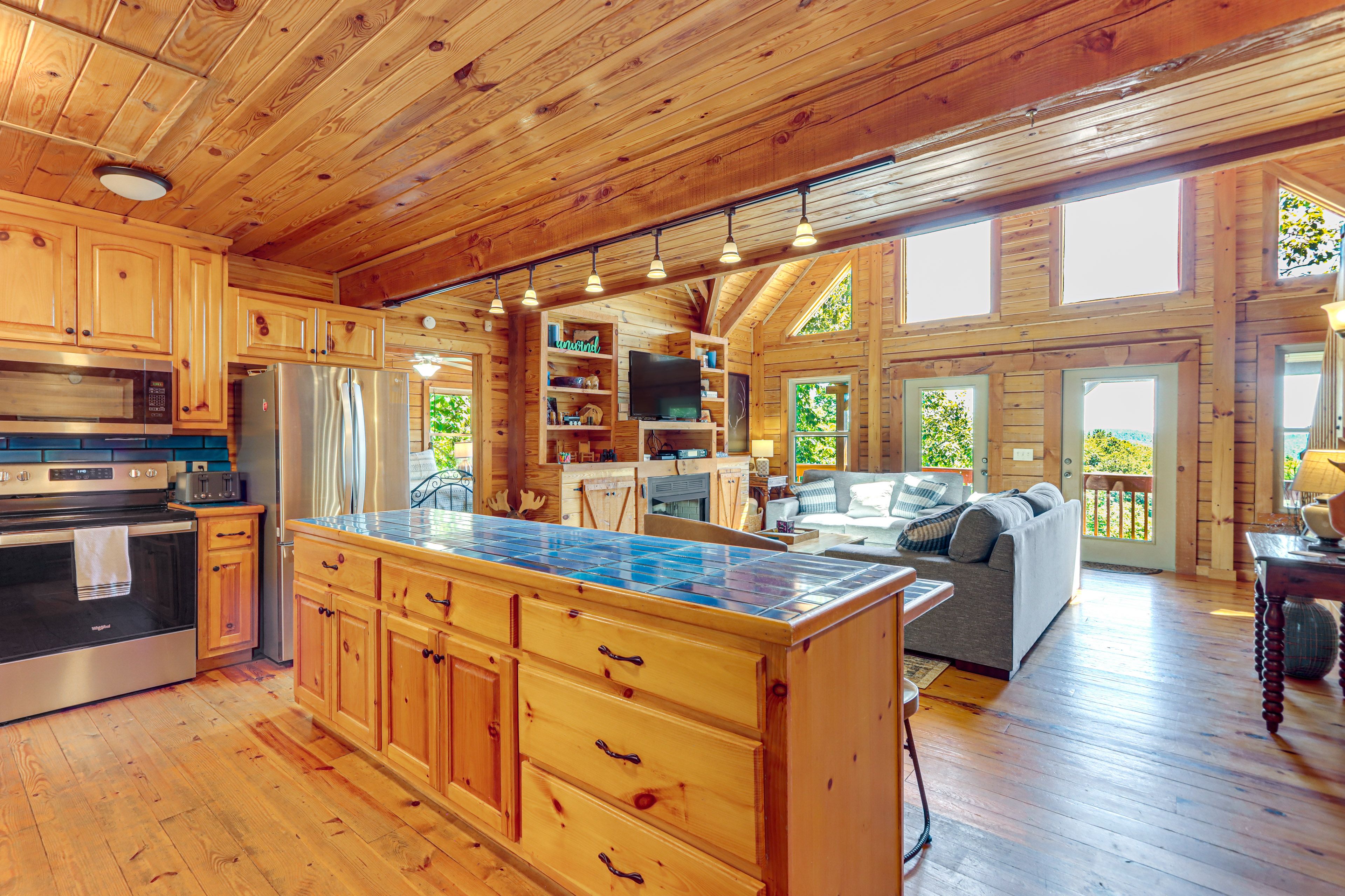 Kitchen | Fully Equipped | Breakfast Bar