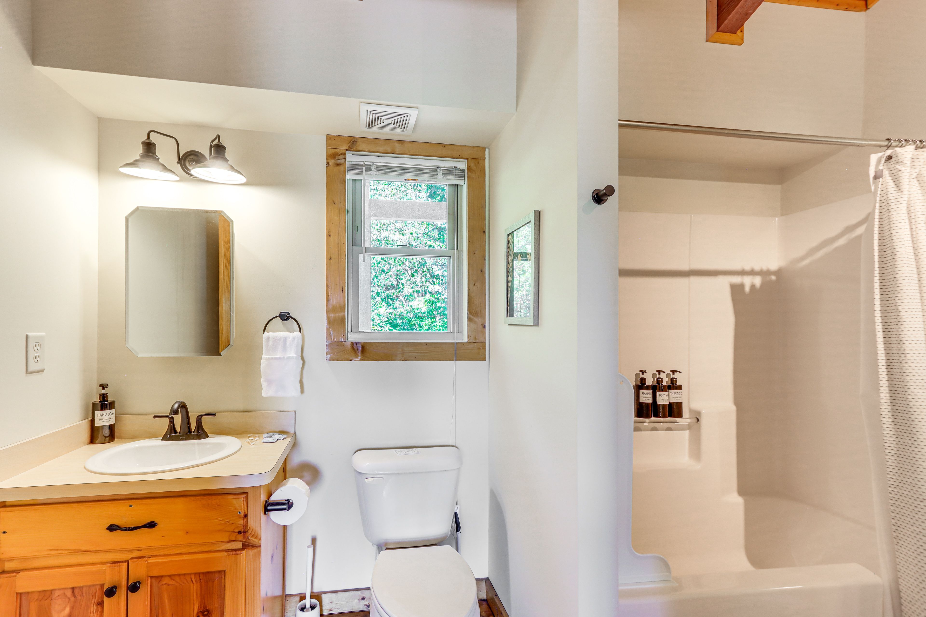 Full Bathroom
