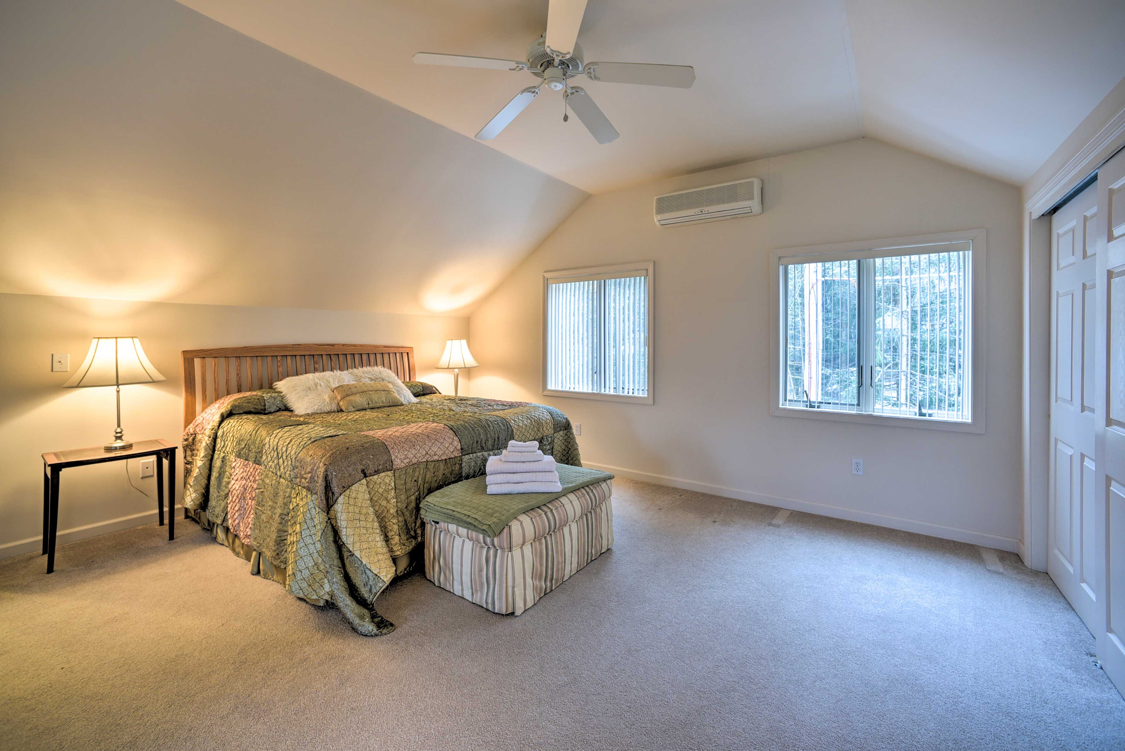 Bedroom 1 | King Bed