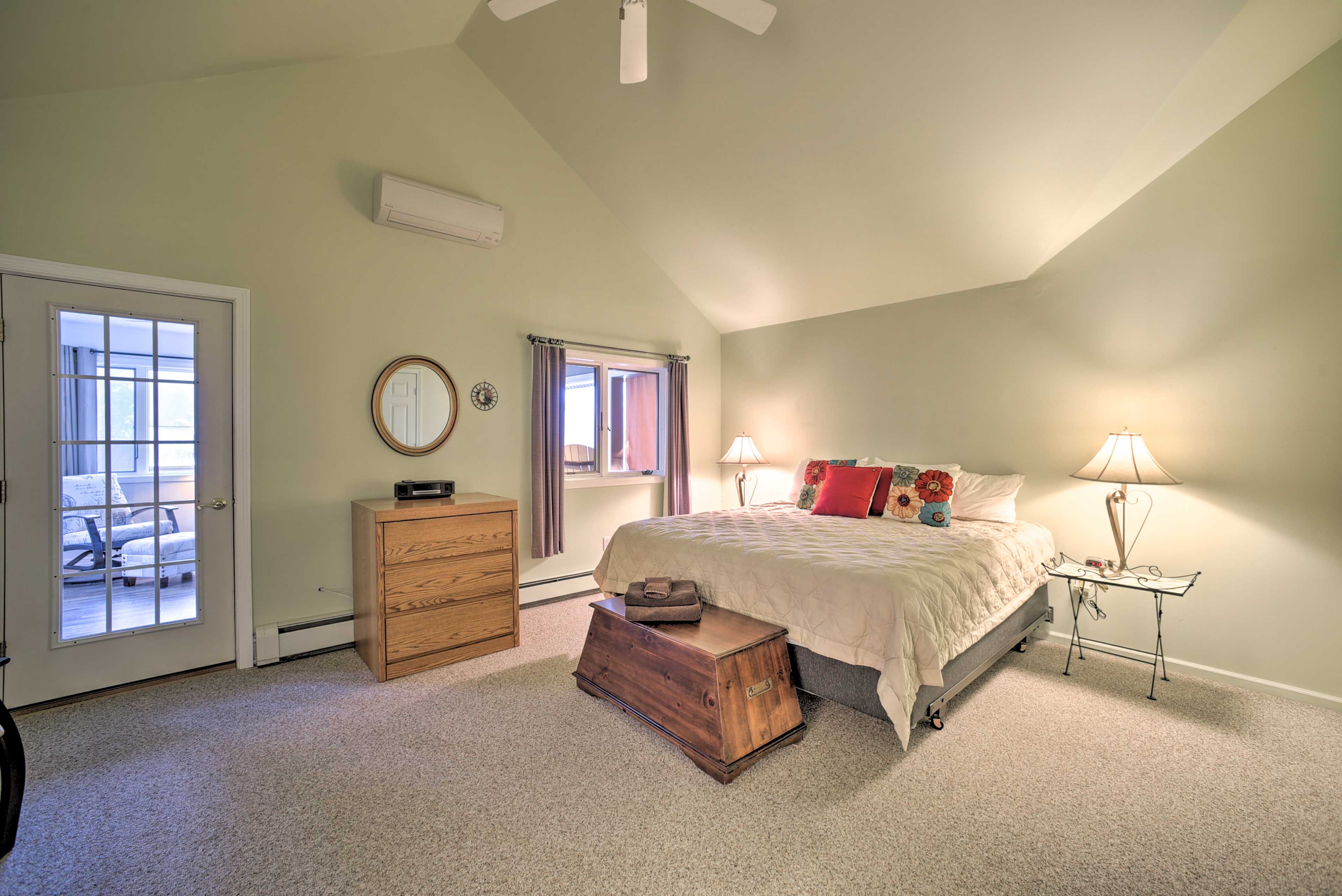 Bedroom 2 | King Bed
