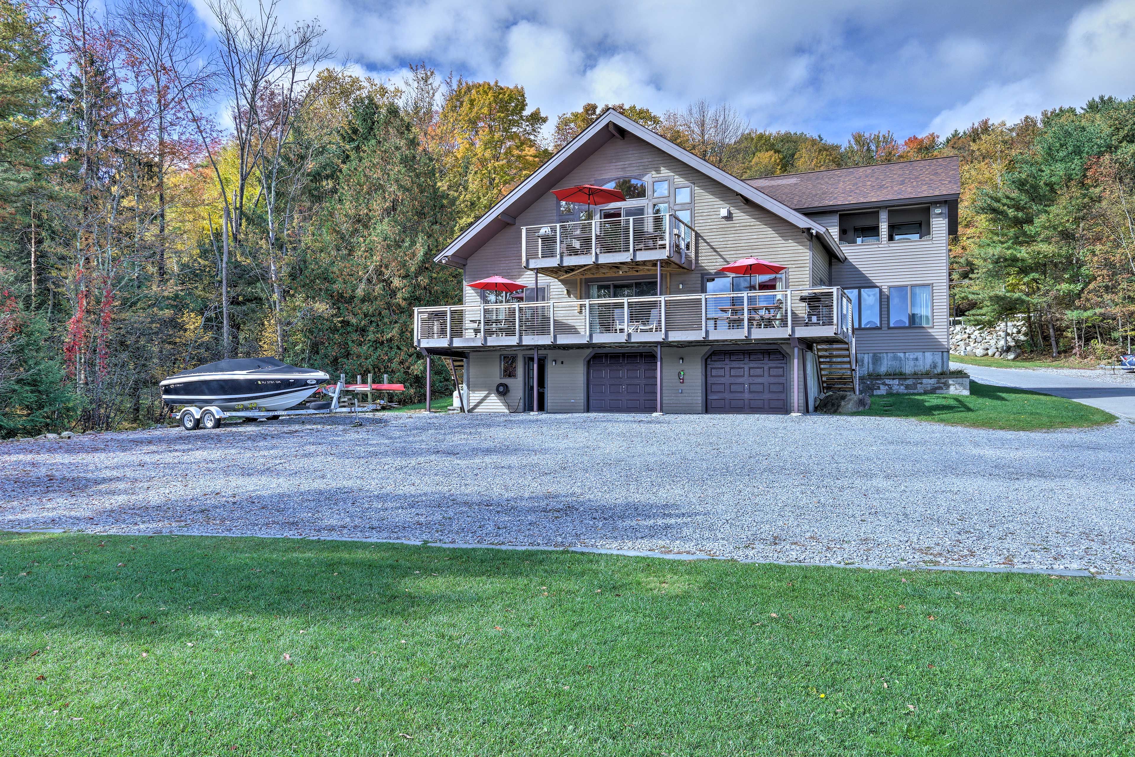 1st-Floor Unit | Parking | Garage (2 Vehicles) | Trailer Parking Available