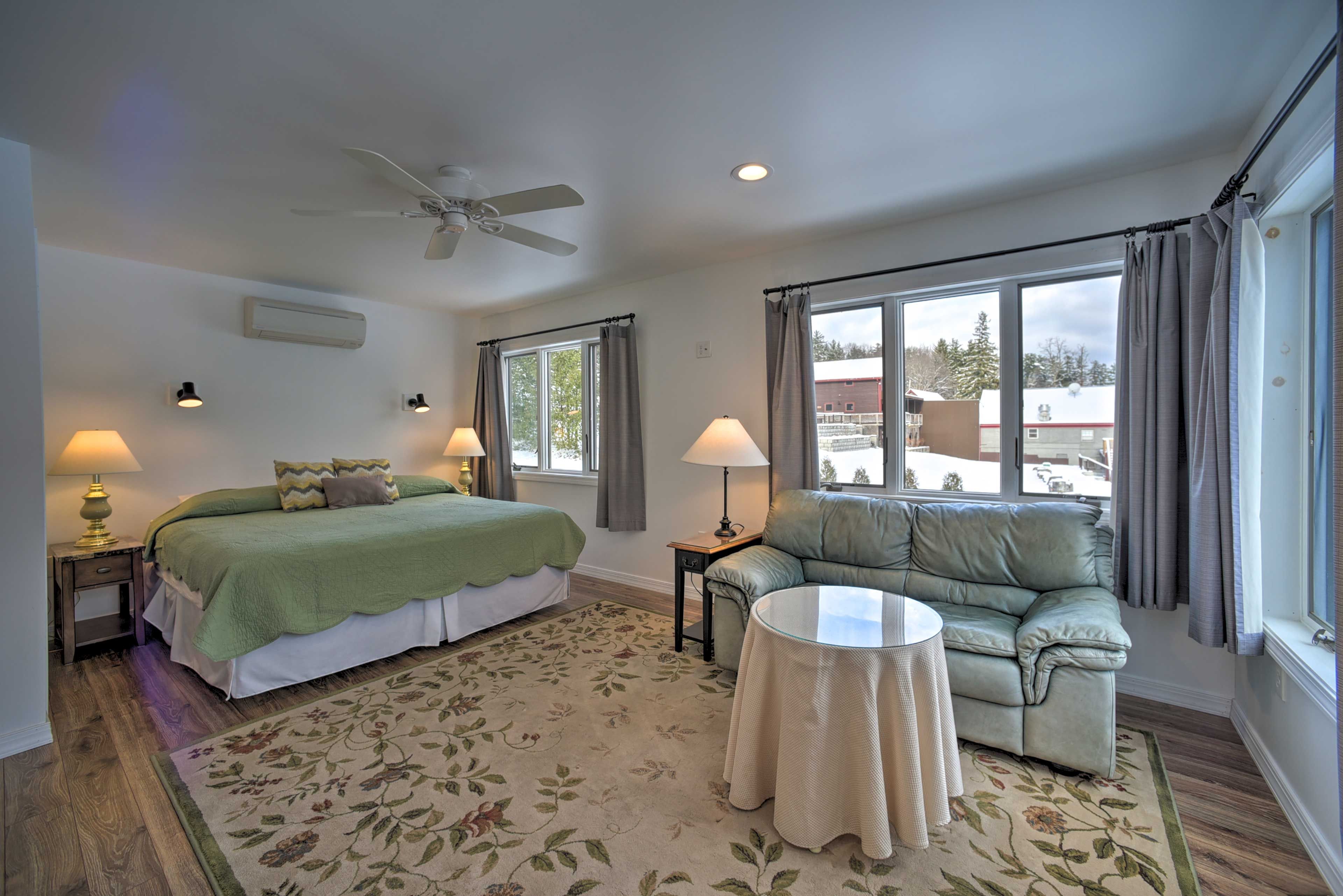 Bedroom 1 | King Bed